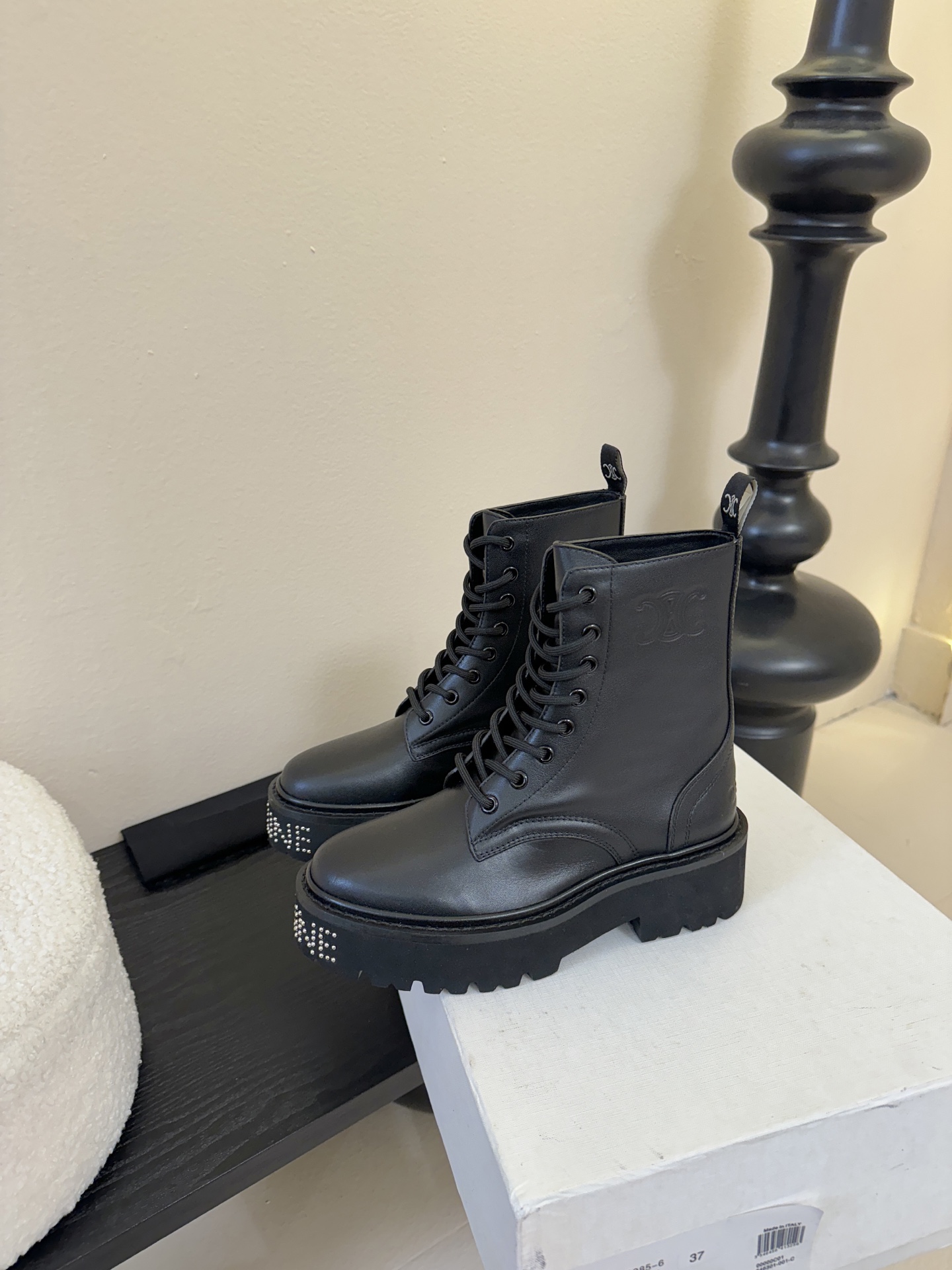 CELINE塞琳 25秋冬新款杨幂同款 短靴 凯旋门英伦风短靴 简约大气时髦 耐看不过时 是时尚圈永不退