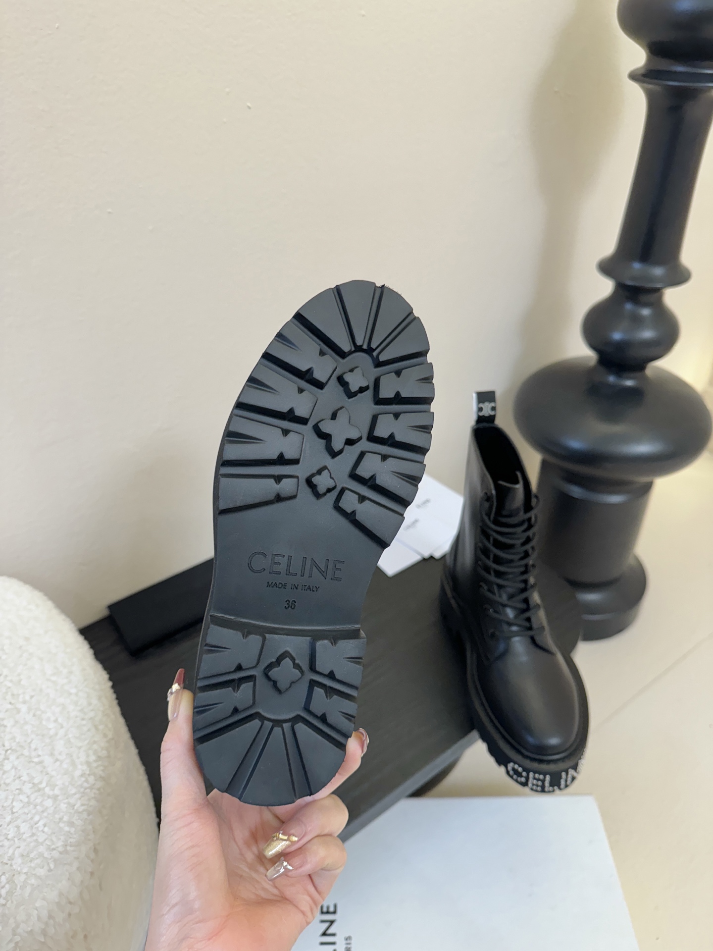 CELINE塞琳 25秋冬新款杨幂同款 短靴 凯旋门英伦风短靴 简约大气时髦 耐看不过时 是时尚圈永不退