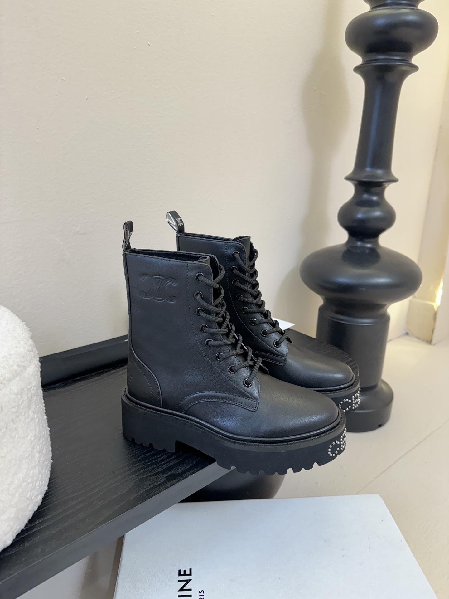 CELINE塞琳 25秋冬新款杨幂同款 短靴 凯旋门英伦风短靴 简约大气时髦 耐看不过时 是时尚圈永不退