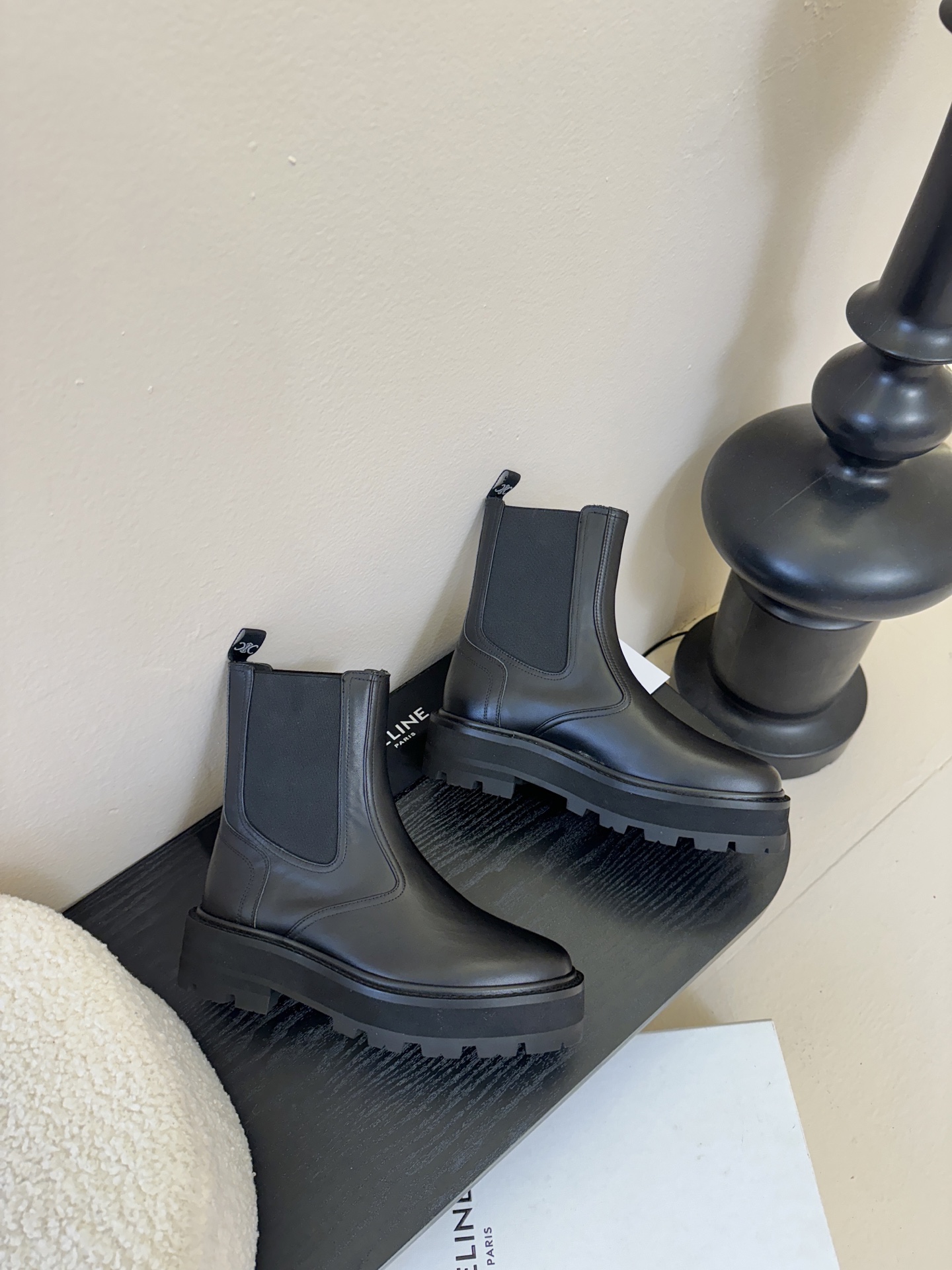 CELINE塞琳 25秋冬新款杨幂同款 短靴 凯旋门英伦风短靴 简约大气时髦 耐看不过时 是时尚圈永不退