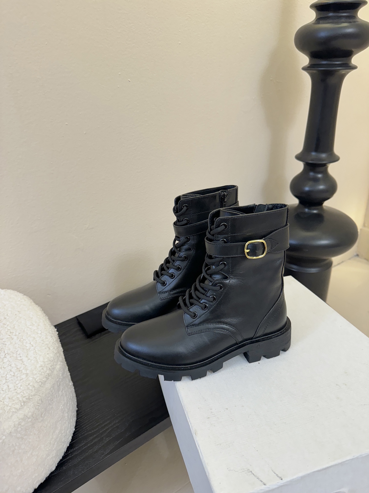 CELINE塞琳 25秋冬新款杨幂同款 短靴 凯旋门英伦风短靴 简约大气时髦 耐看不过时 是时尚圈永不退