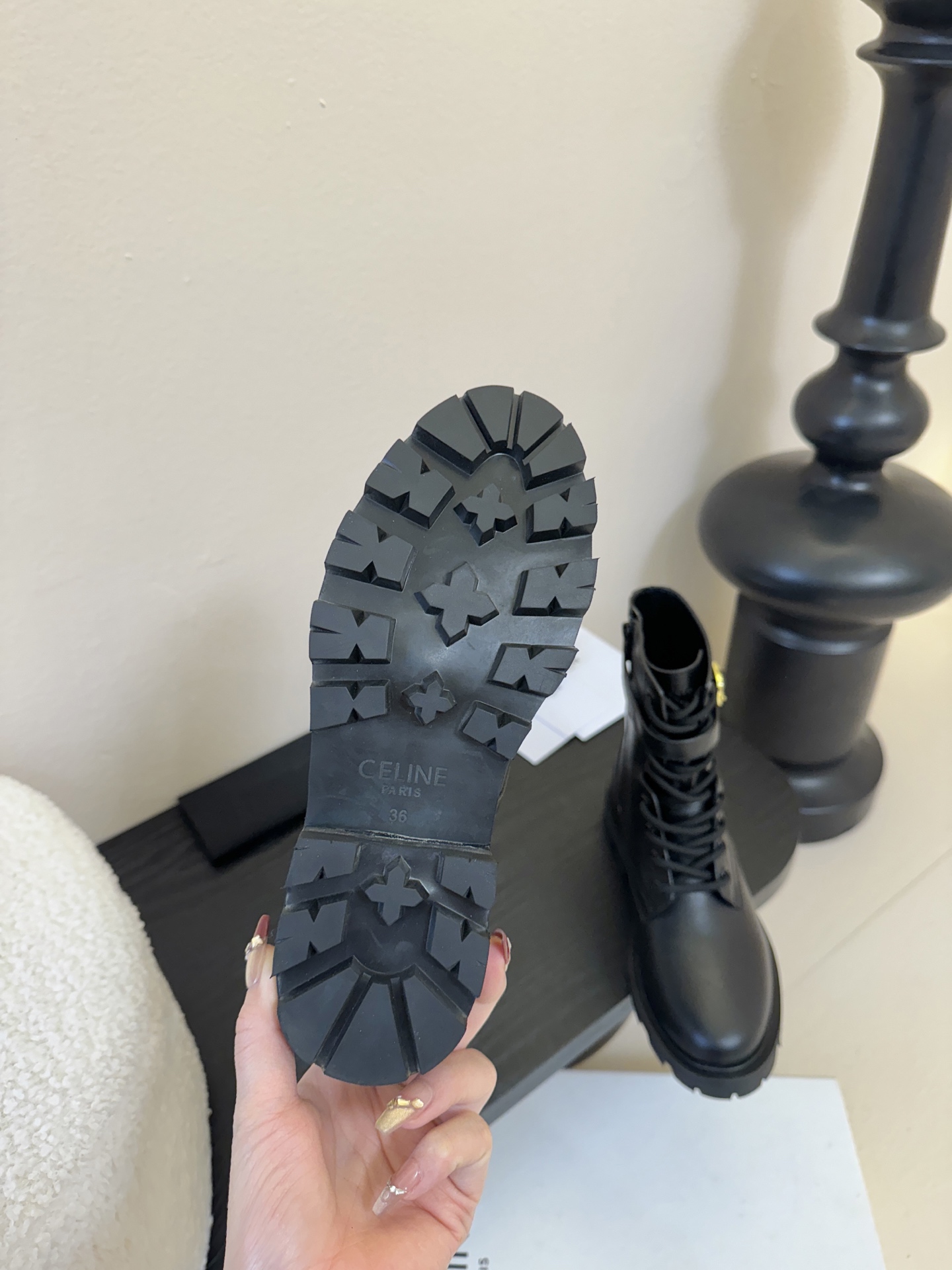 CELINE塞琳 25秋冬新款杨幂同款 短靴 凯旋门英伦风短靴 简约大气时髦 耐看不过时 是时尚圈永不退