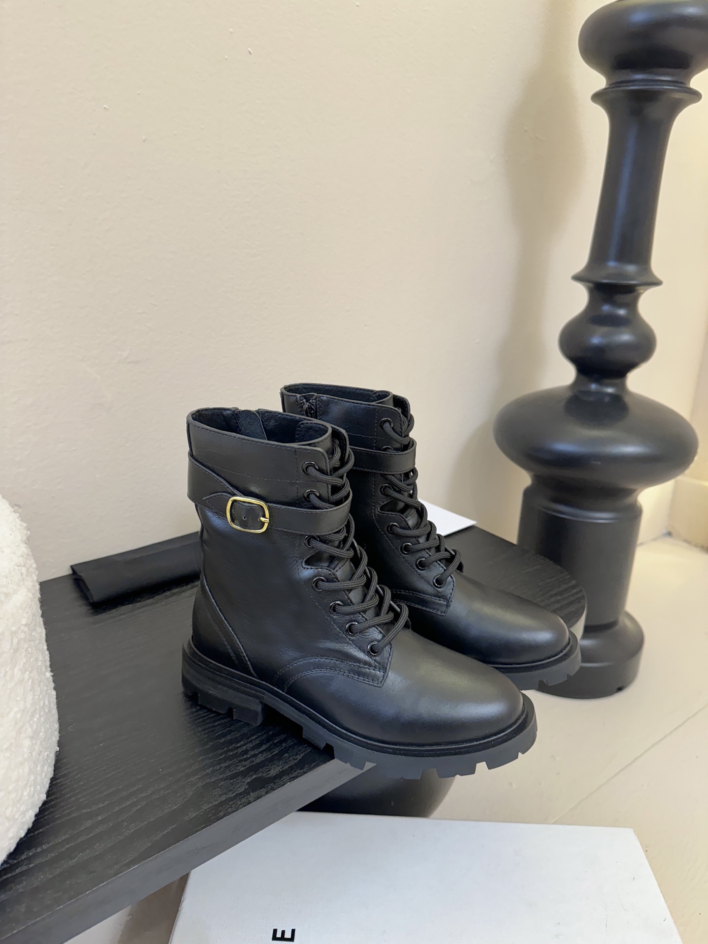 CELINE塞琳 25秋冬新款杨幂同款 短靴 凯旋门英伦风短靴 简约大气时髦 耐看不过时 是时尚圈永不退