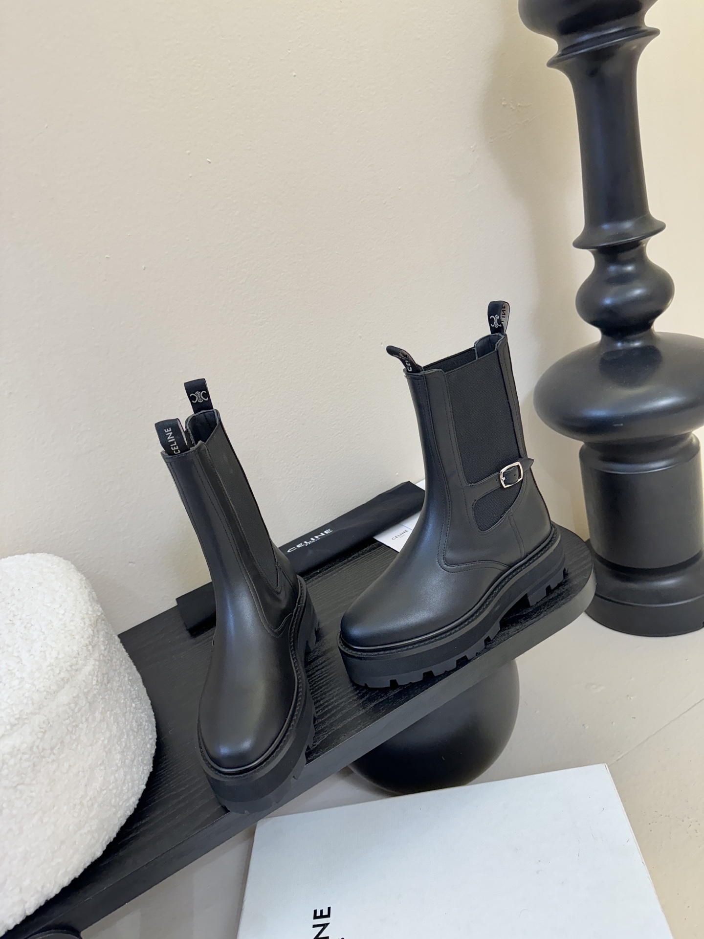 CELINE塞琳 25秋冬新款杨幂同款 短靴 凯旋门英伦风短靴 简约大气时髦 耐看不过时 是时尚圈永不退