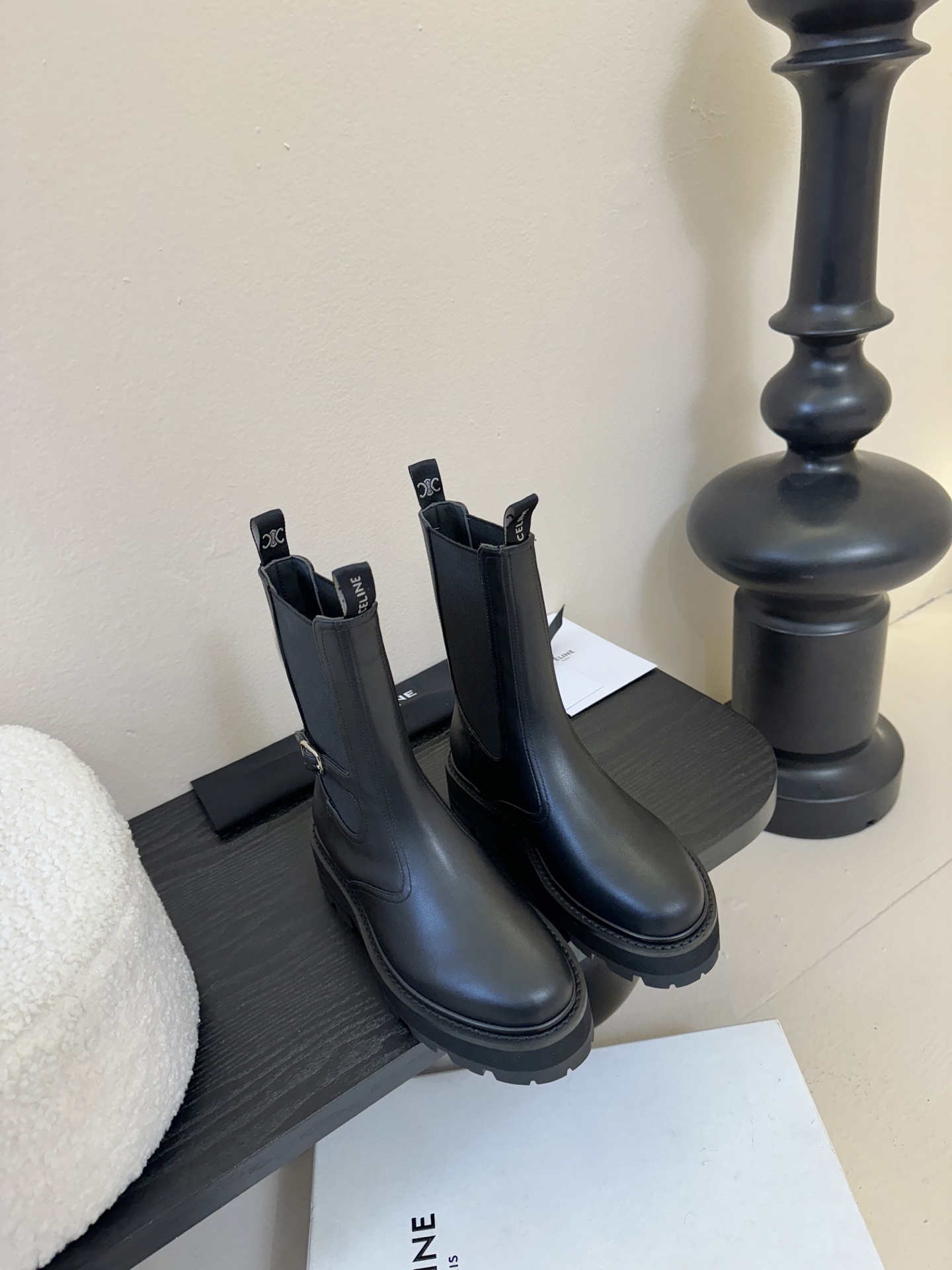 CELINE塞琳 25秋冬新款杨幂同款 短靴 凯旋门英伦风短靴 简约大气时髦 耐看不过时 是时尚圈永不退