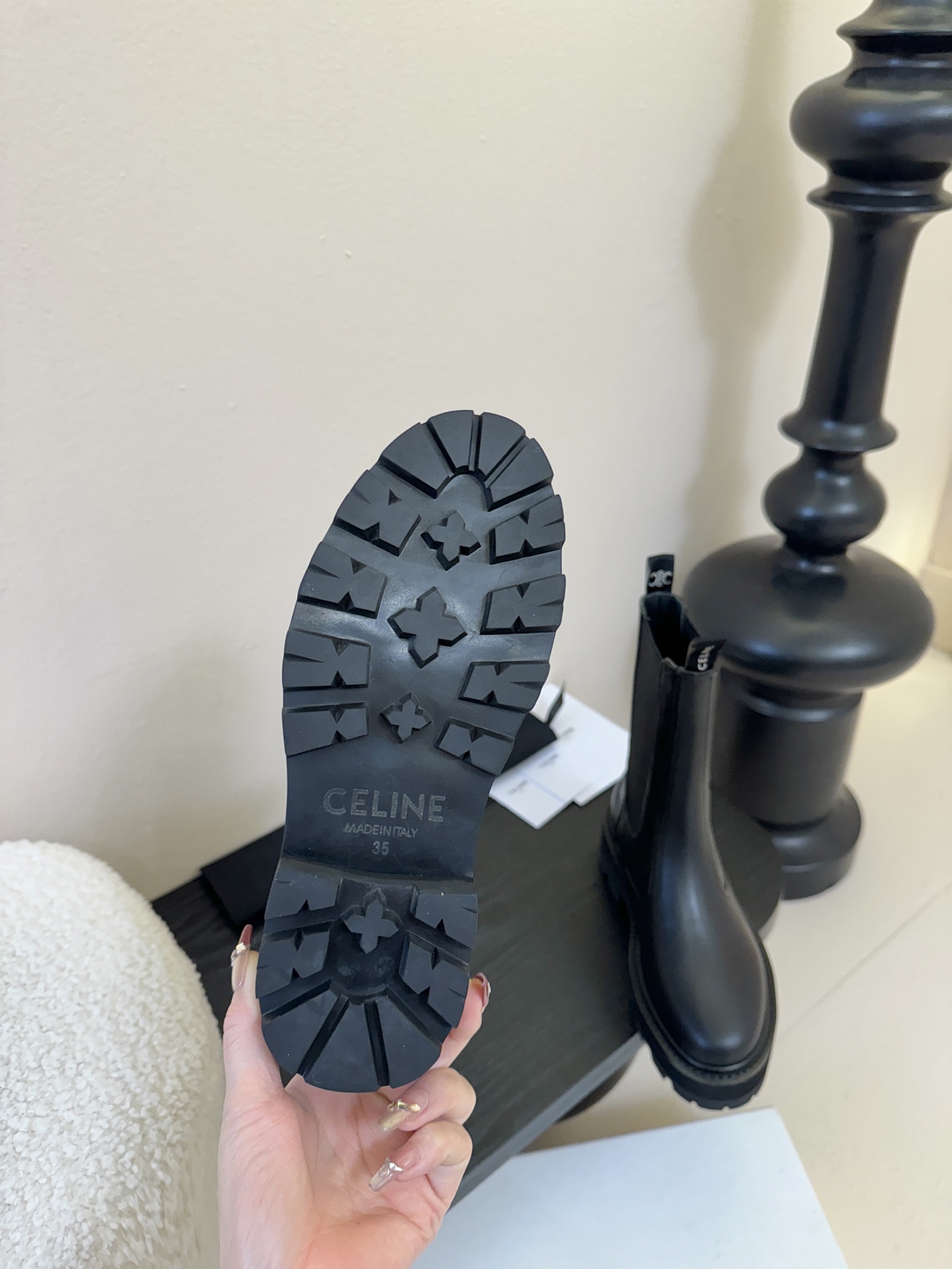 CELINE塞琳 25秋冬新款杨幂同款 短靴 凯旋门英伦风短靴 简约大气时髦 耐看不过时 是时尚圈永不退