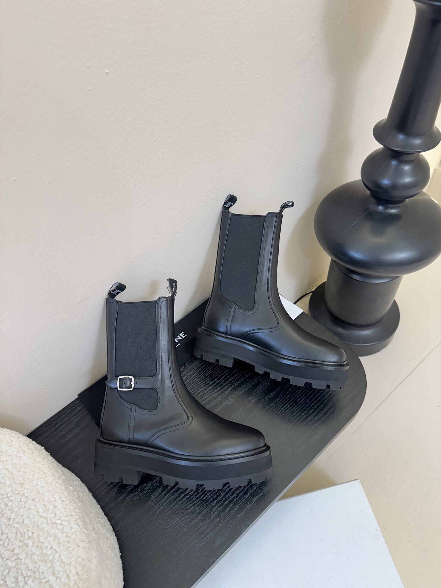 CELINE塞琳 25秋冬新款杨幂同款 短靴 凯旋门英伦风短靴 简约大气时髦 耐看不过时 是时尚圈永不退