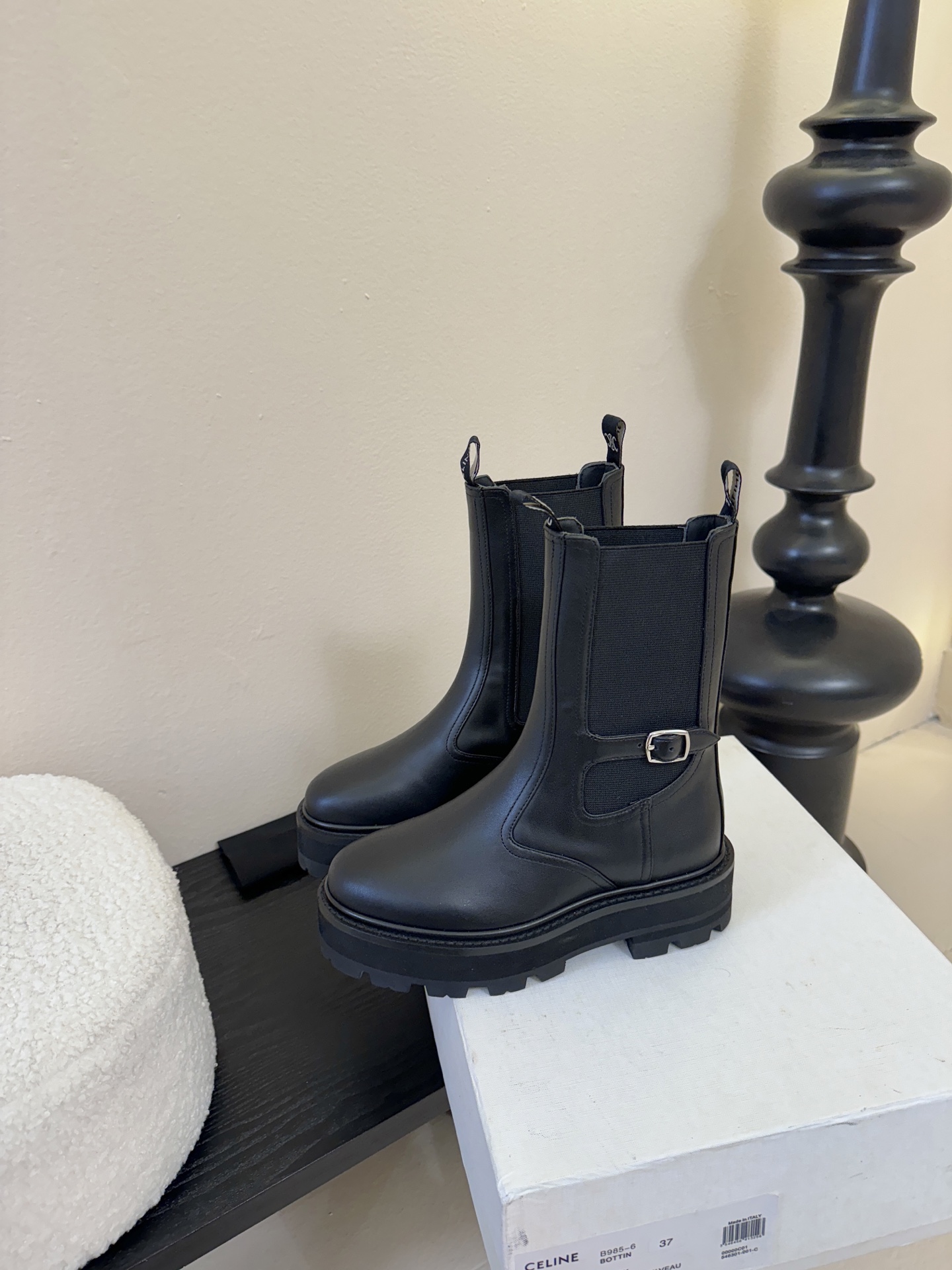 CELINE塞琳 25秋冬新款杨幂同款 短靴 凯旋门英伦风短靴 简约大气时髦 耐看不过时 是时尚圈永不退