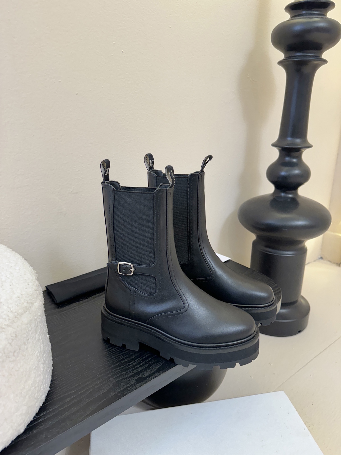 CELINE塞琳 25秋冬新款杨幂同款 短靴 凯旋门英伦风短靴 简约大气时髦 耐看不过时 是时尚圈永不退