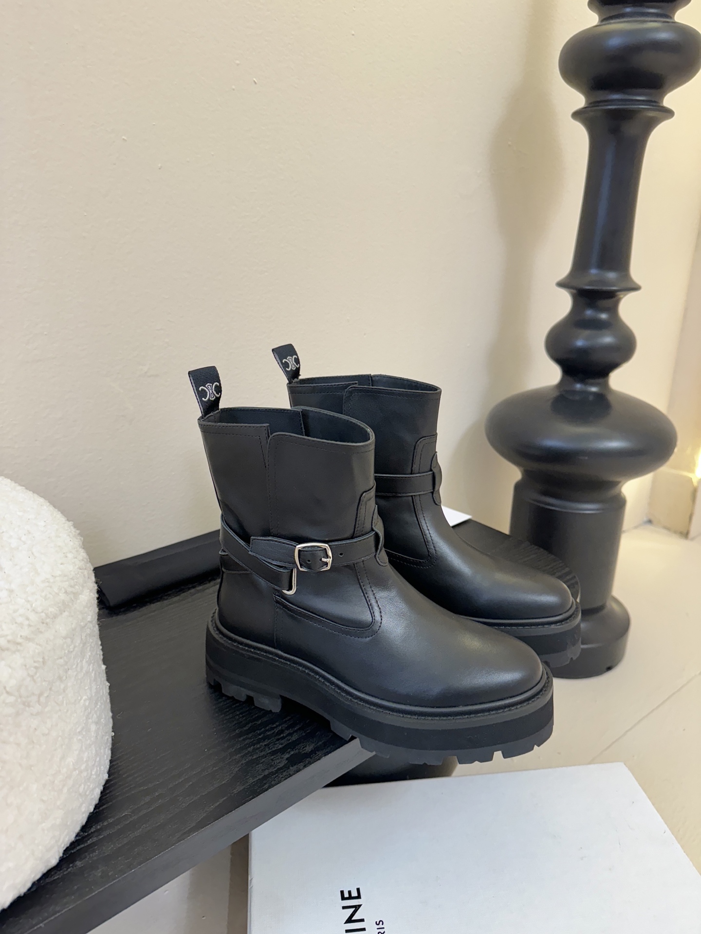 CELINE塞琳 25秋冬新款杨幂同款 短靴 凯旋门英伦风短靴 简约大气时髦 耐看不过时 是时尚圈永不退