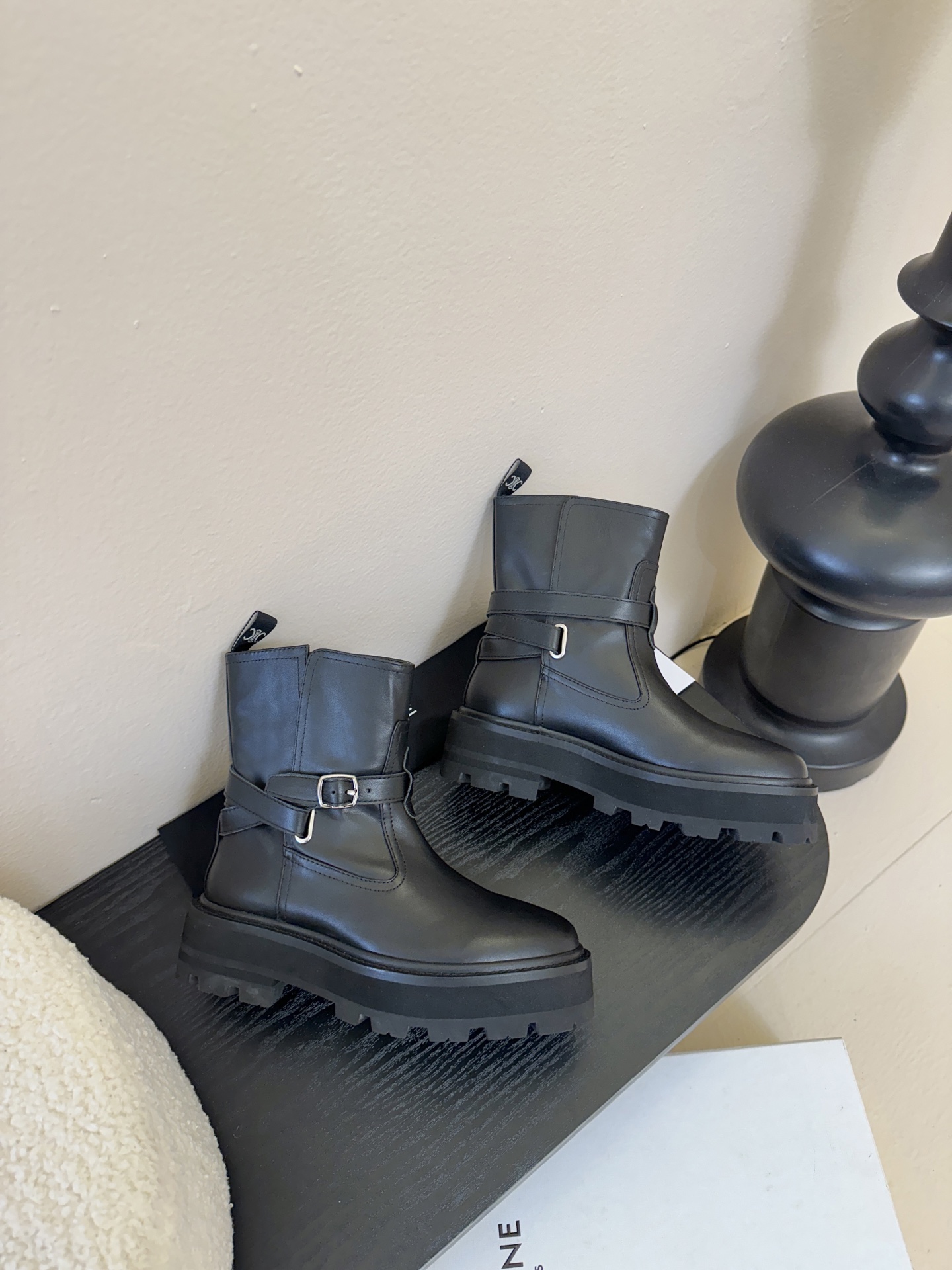 CELINE塞琳 25秋冬新款杨幂同款 短靴 凯旋门英伦风短靴 简约大气时髦 耐看不过时 是时尚圈永不退