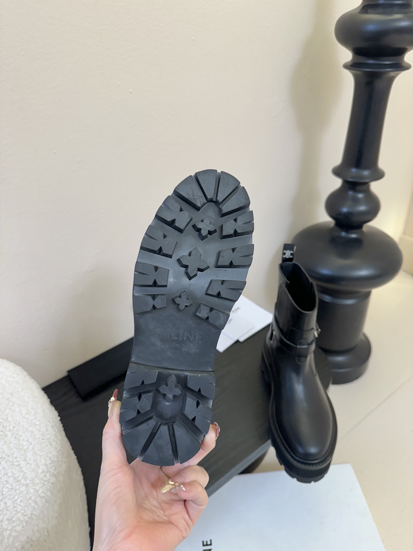 CELINE塞琳 25秋冬新款杨幂同款 短靴 凯旋门英伦风短靴 简约大气时髦 耐看不过时 是时尚圈永不退