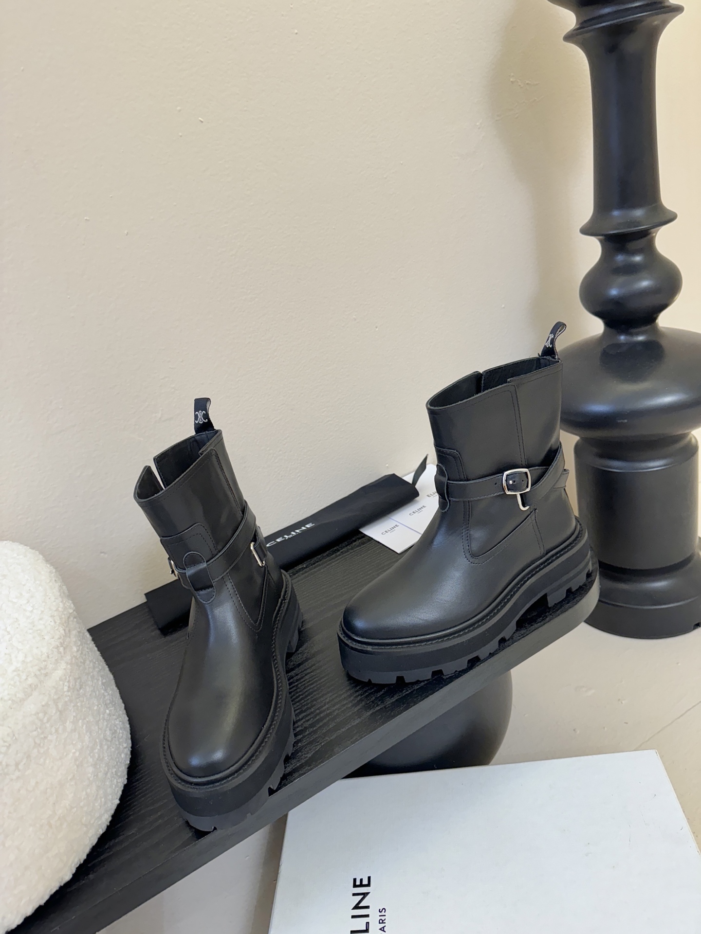 CELINE塞琳 25秋冬新款杨幂同款 短靴 凯旋门英伦风短靴 简约大气时髦 耐看不过时 是时尚圈永不退