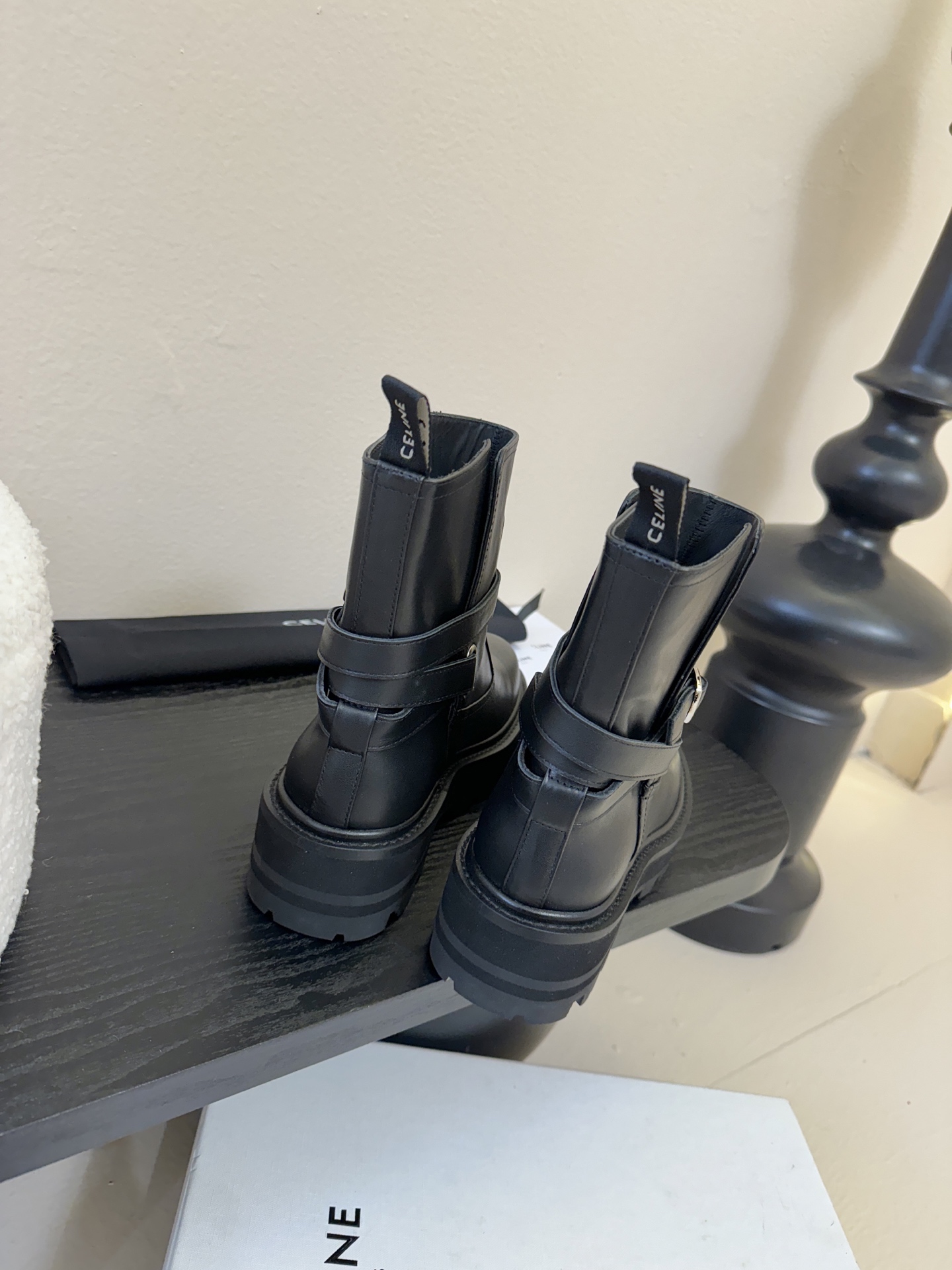 CELINE塞琳 25秋冬新款杨幂同款 短靴 凯旋门英伦风短靴 简约大气时髦 耐看不过时 是时尚圈永不退