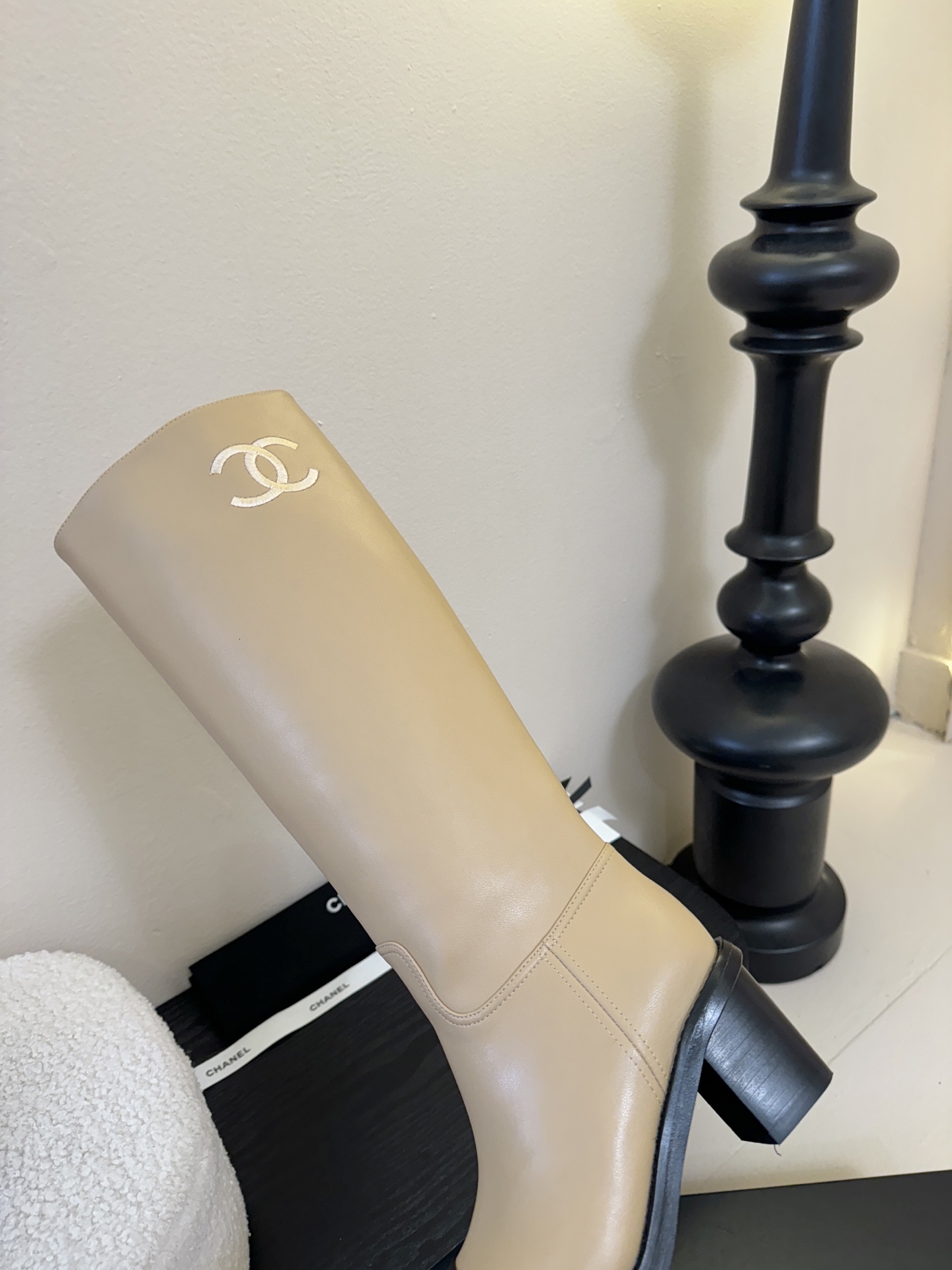 chane* 25SS新款链条骑士靴永恒的经典又甜又酷搭任何风格都完全可以 上脚之后就脱不下来，这款非常