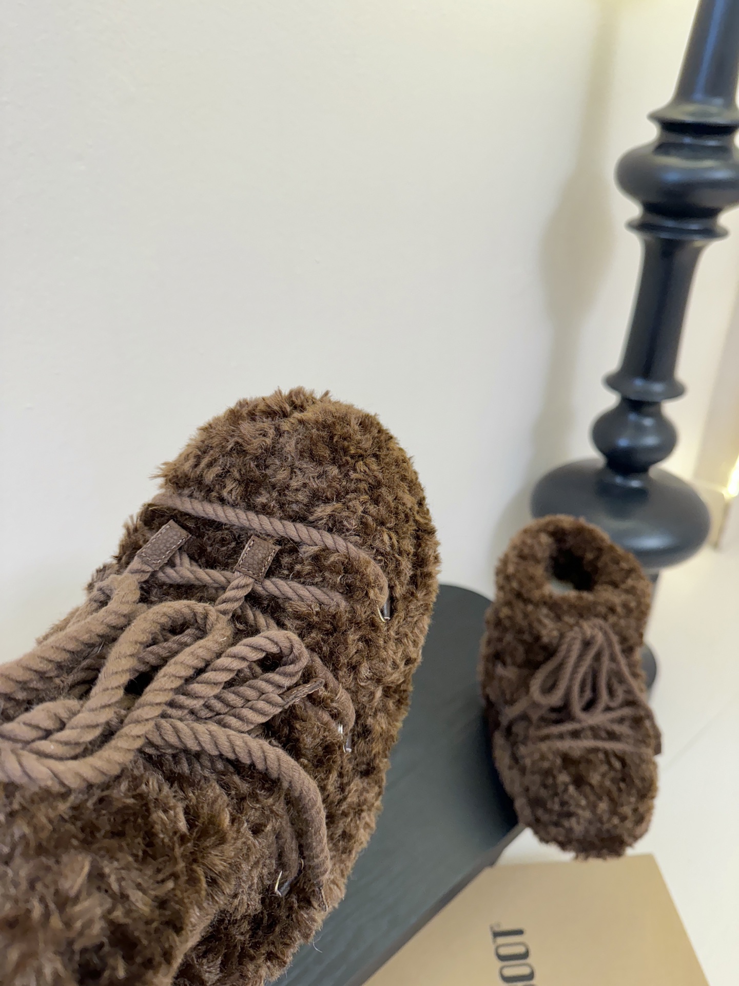 Moonboot这月亮雪地靴很出圈吗？去年这靴子看到好多辣妹子在穿搭配都是1.7的即视感！巨显腿长那种！