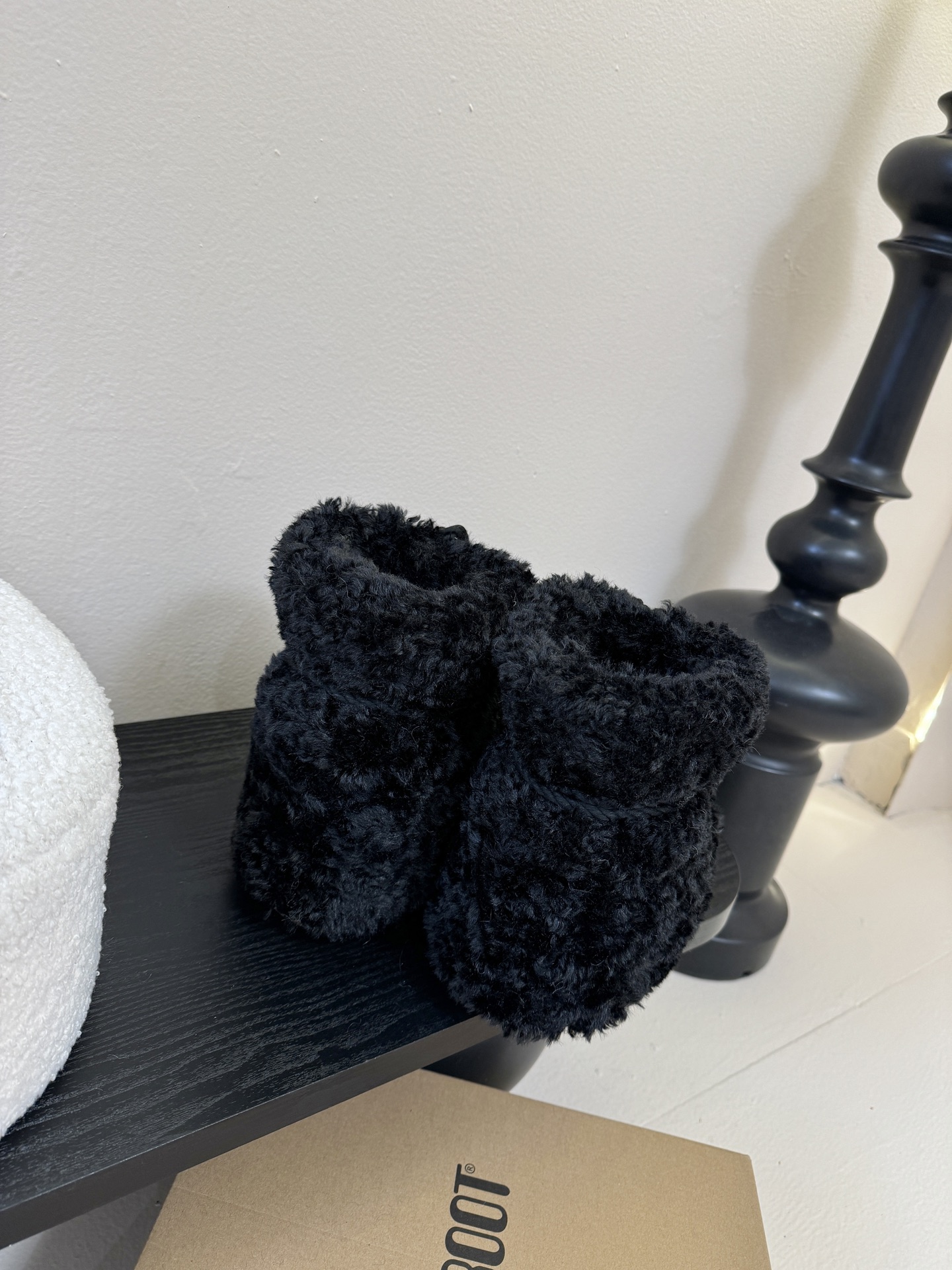 Moonboot这月亮雪地靴很出圈吗？去年这靴子看到好多辣妹子在穿搭配都是1.7的即视感！巨显腿长那种！