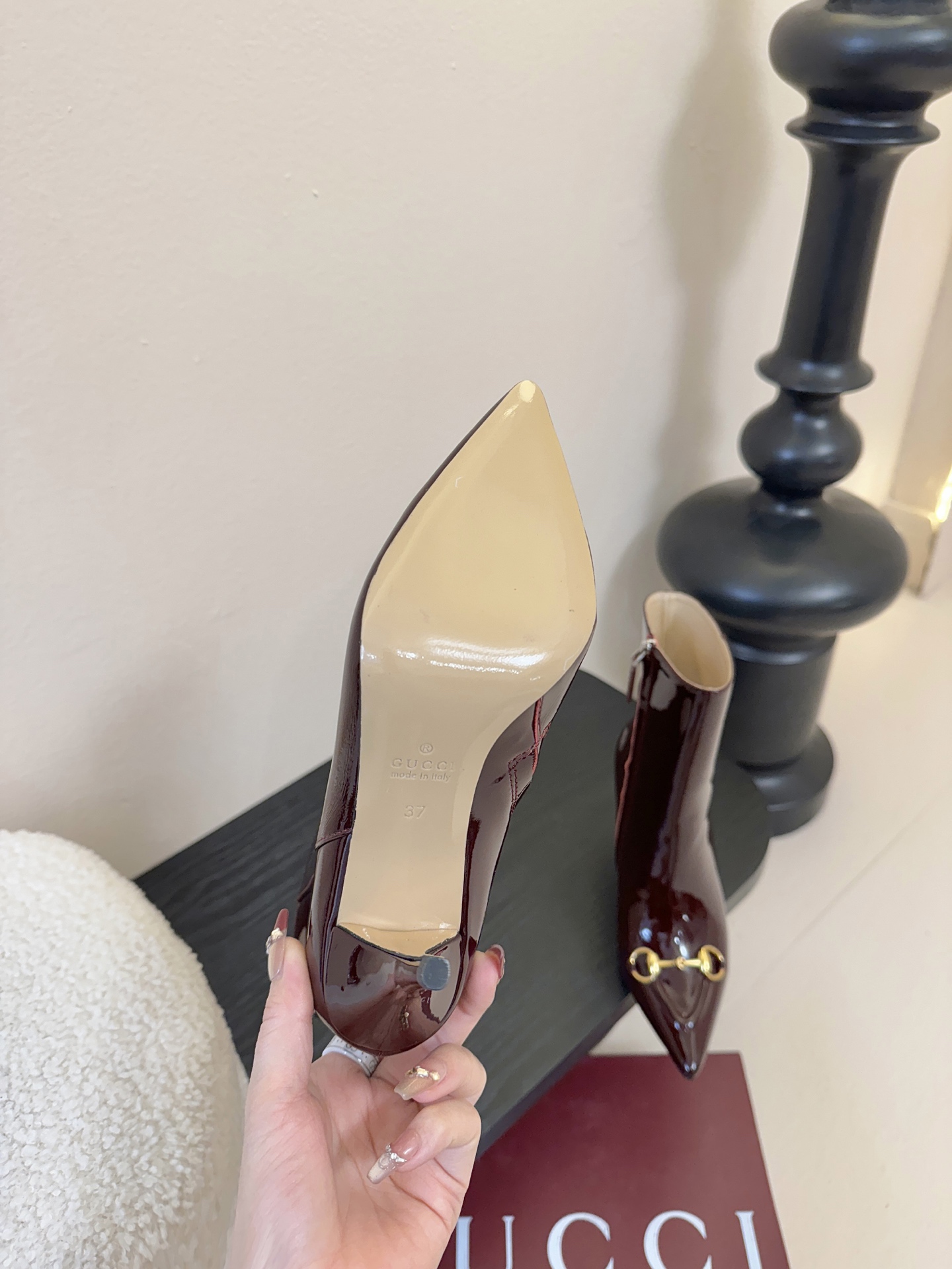 Gucci/古驰25WF新品马衔扣尖头侧拉链高跟短靴它以标志性的马衔扣为点睛之笔彰显着品牌深厚的马术传承