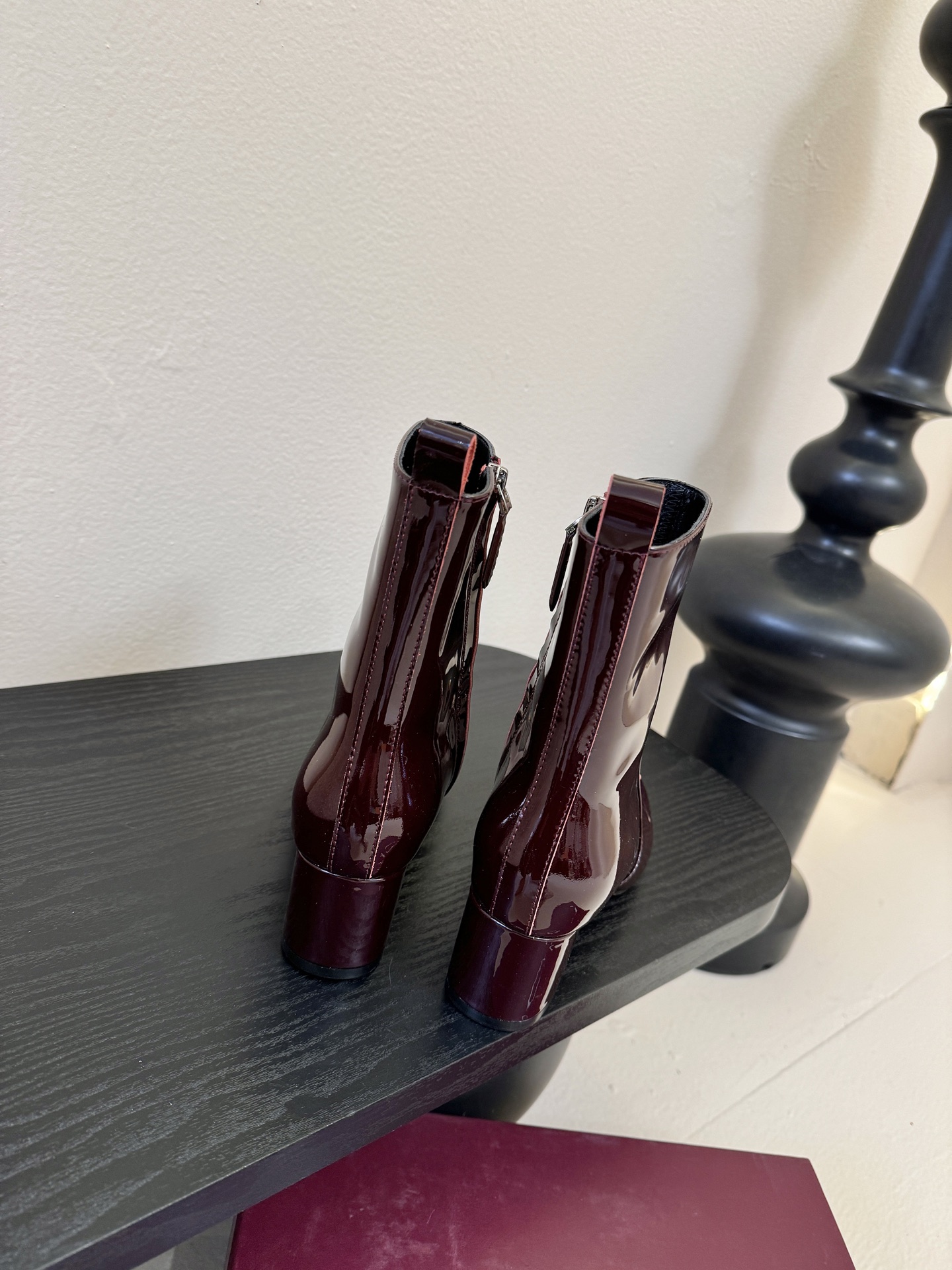 秋冬新款 Hermès/爱马仕新品复古极简 铁片粗跟短靴 一脚蹬——————————————这双复古极简