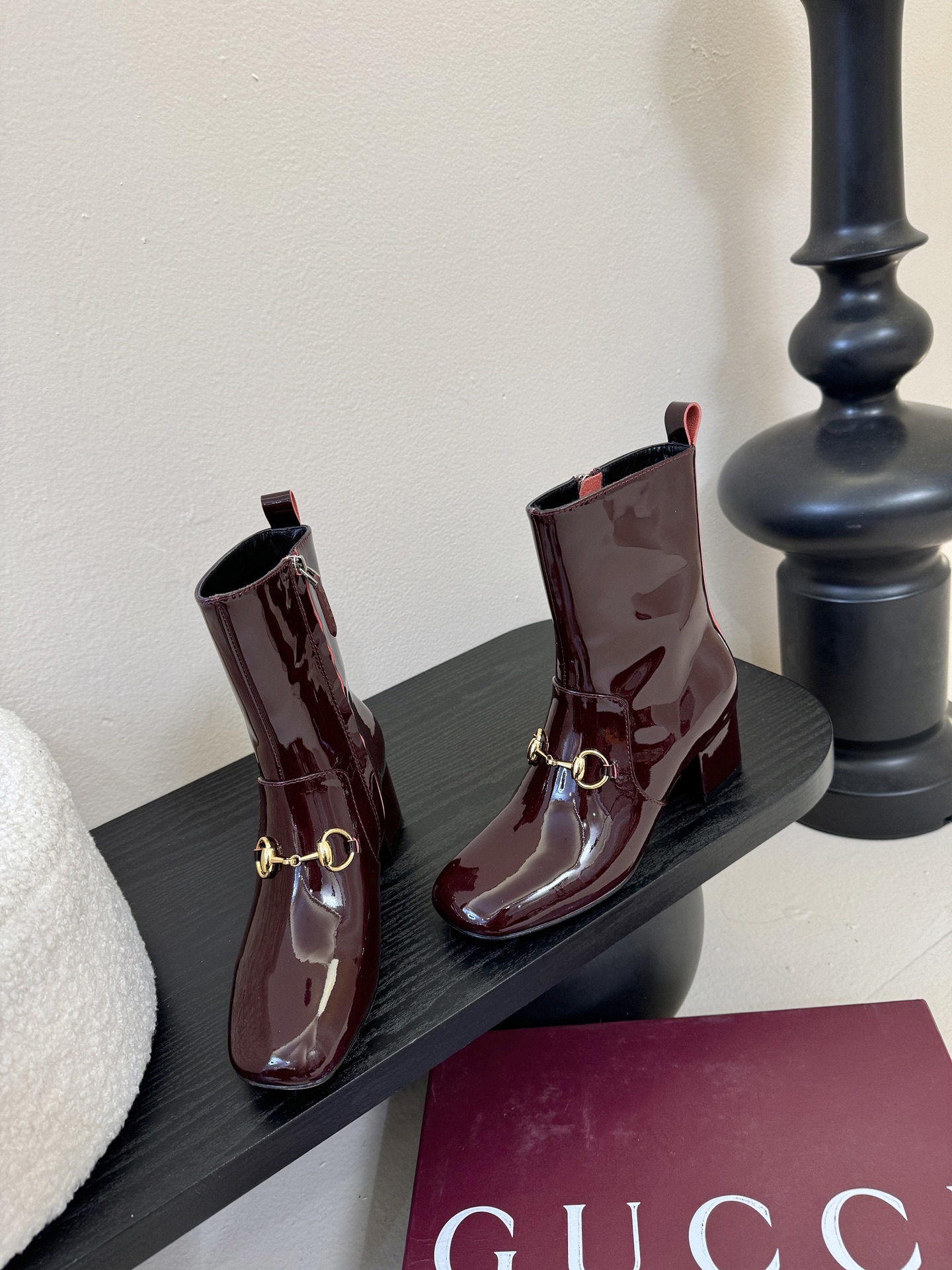 秋冬新款 Hermès/爱马仕新品复古极简 铁片粗跟短靴 一脚蹬——————————————这双复古极简