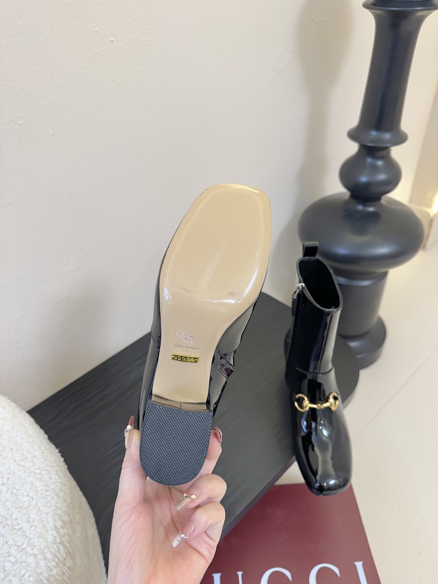 秋冬新款 Hermès/爱马仕新品复古极简 铁片粗跟短靴 一脚蹬——————————————这双复古极简