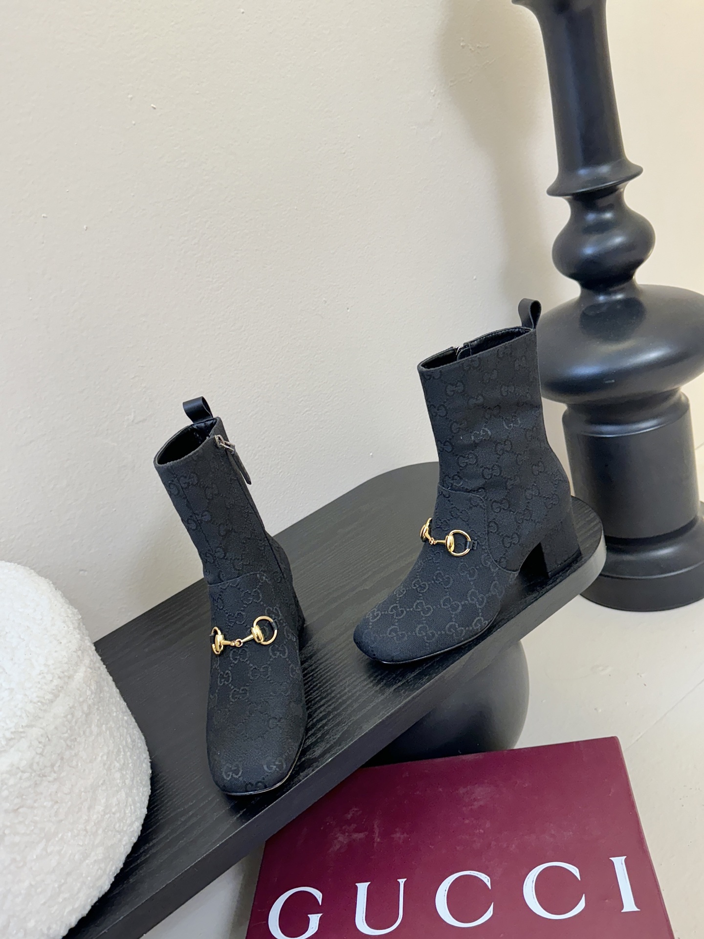 秋冬新款 Hermès/爱马仕新品复古极简 铁片粗跟短靴 一脚蹬——————————————这双复古极简