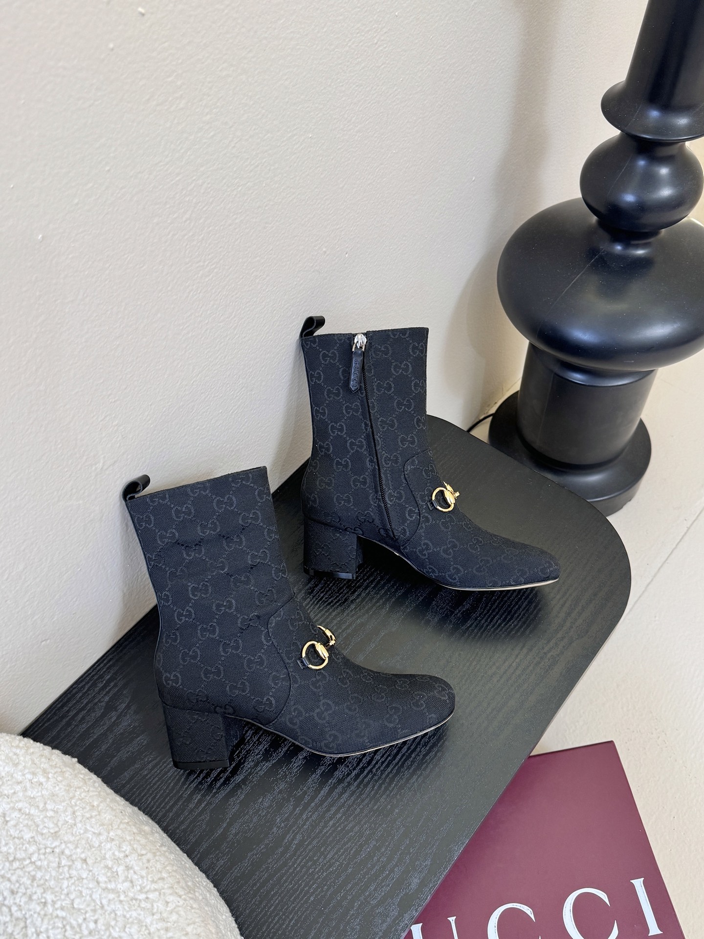 秋冬新款 Hermès/爱马仕新品复古极简 铁片粗跟短靴 一脚蹬——————————————这双复古极简