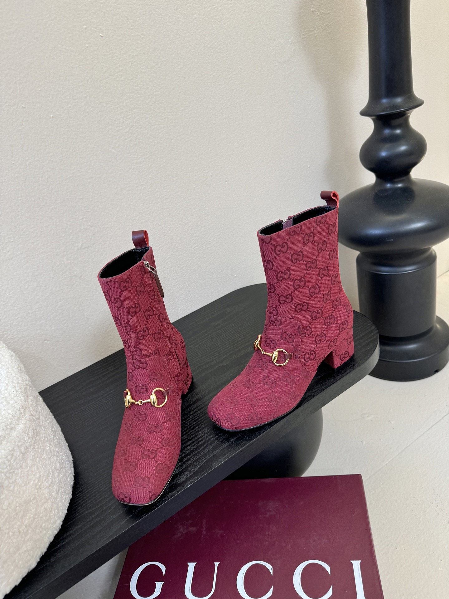 秋冬新款 Hermès/爱马仕新品复古极简 铁片粗跟短靴 一脚蹬——————————————这双复古极简