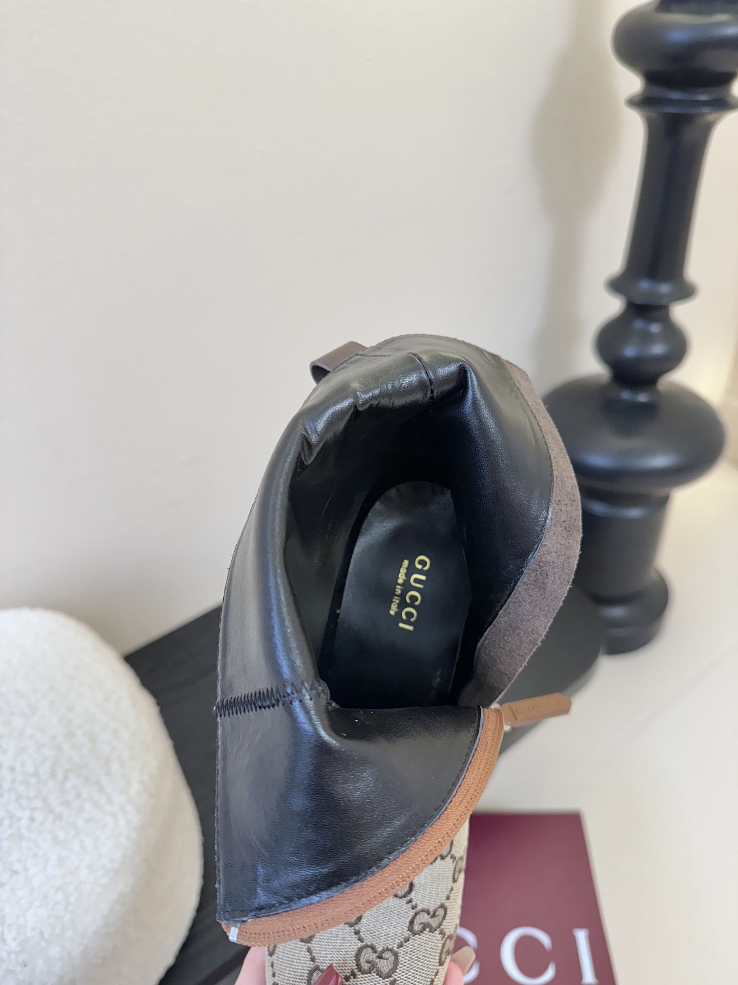 秋冬新款 Hermès/爱马仕新品复古极简 铁片粗跟短靴 一脚蹬——————————————这双复古极简