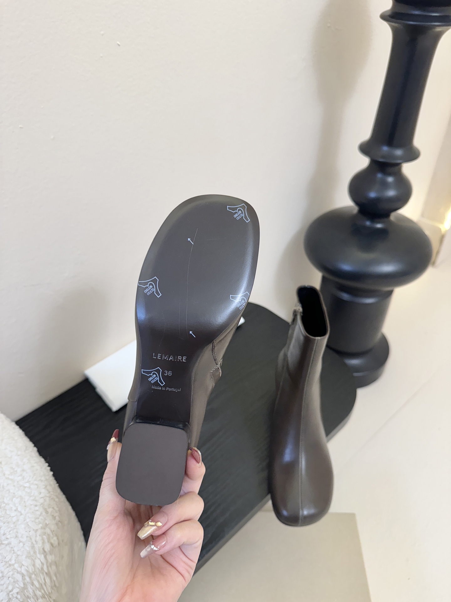 Lemaire 25ss 新款极简高跟靴低调有品，处处散发着迷人的气质一双高级又实用的小皮靴用这种随意又