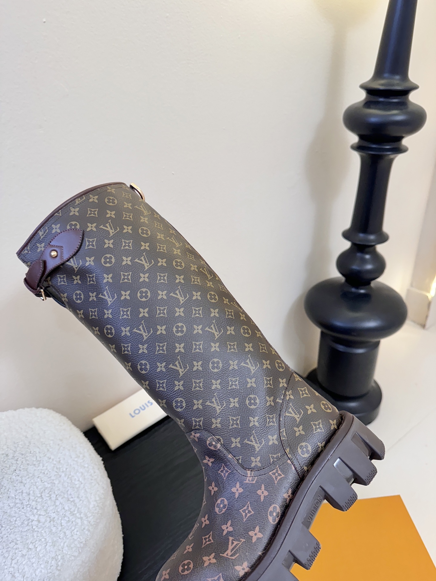 25Fw秋冬新款Louis vuitton LV BEAUBOURG高筒靴老花吊坠骑士靴厚底侧拉链长靴本