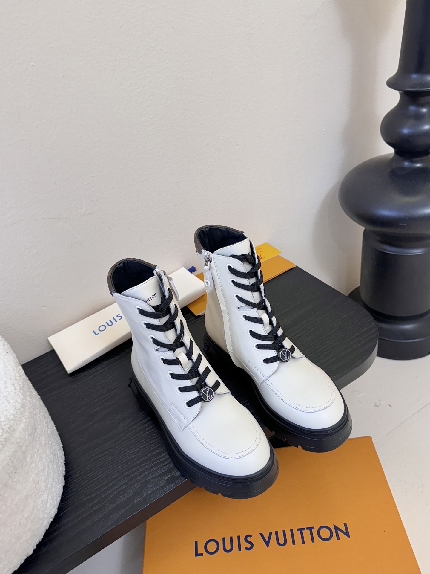 -25Fw秋冬新款Louis vuitton LV DISTRICT RANGER 及踝靴 系带厚底侧拉