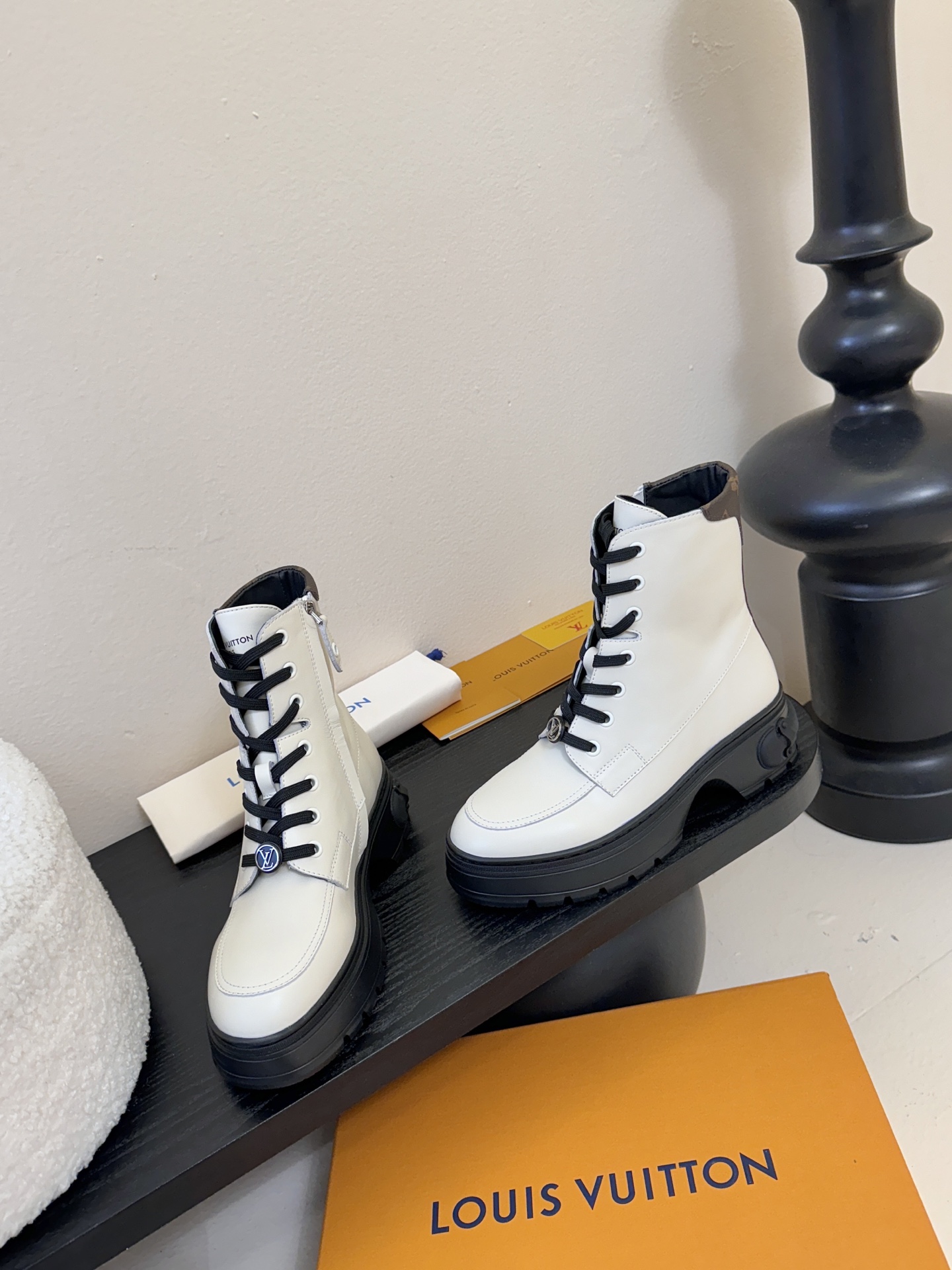 -25Fw秋冬新款Louis vuitton LV DISTRICT RANGER 及踝靴 系带厚底侧拉