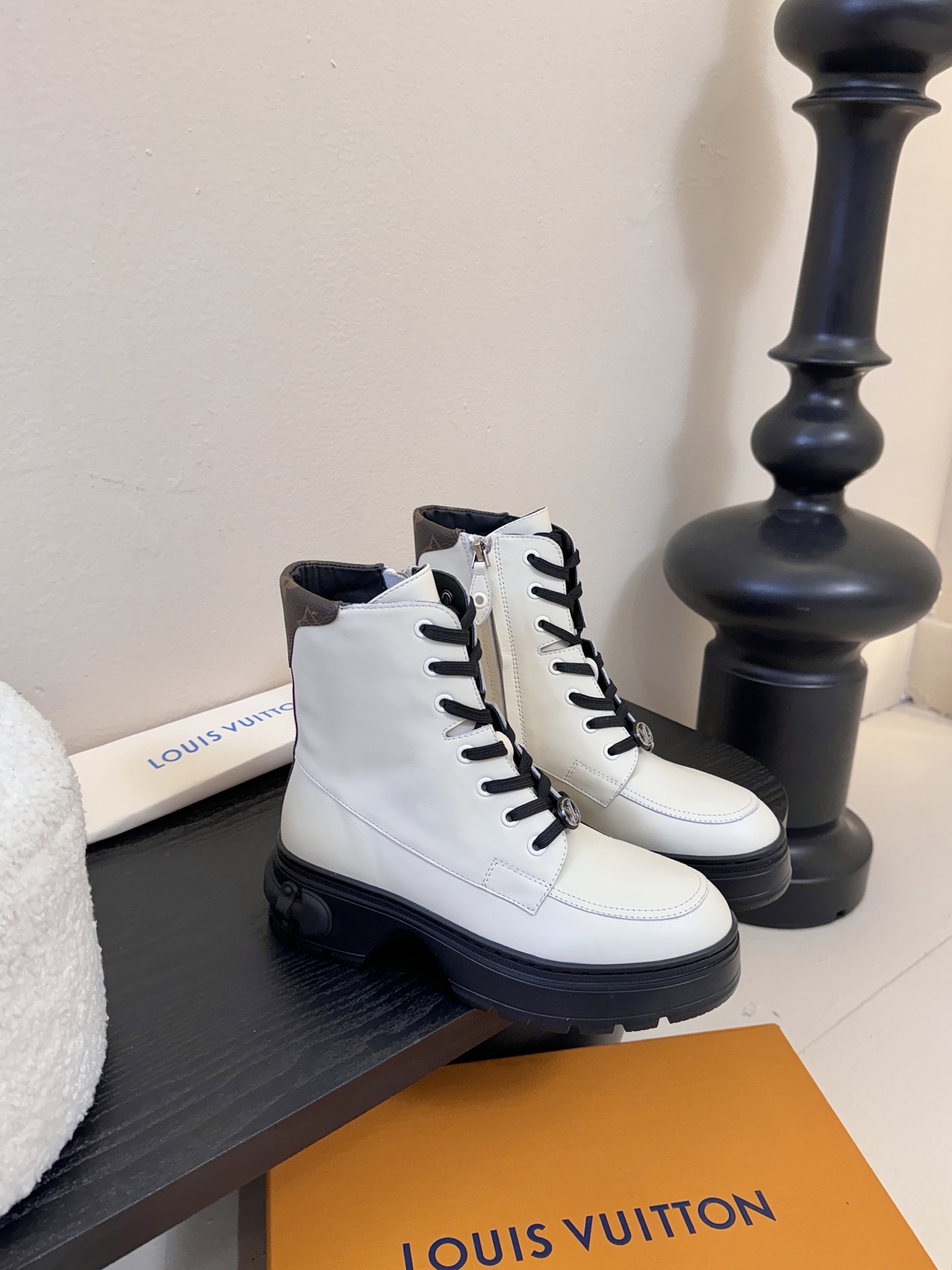 -25Fw秋冬新款Louis vuitton LV DISTRICT RANGER 及踝靴 系带厚底侧拉