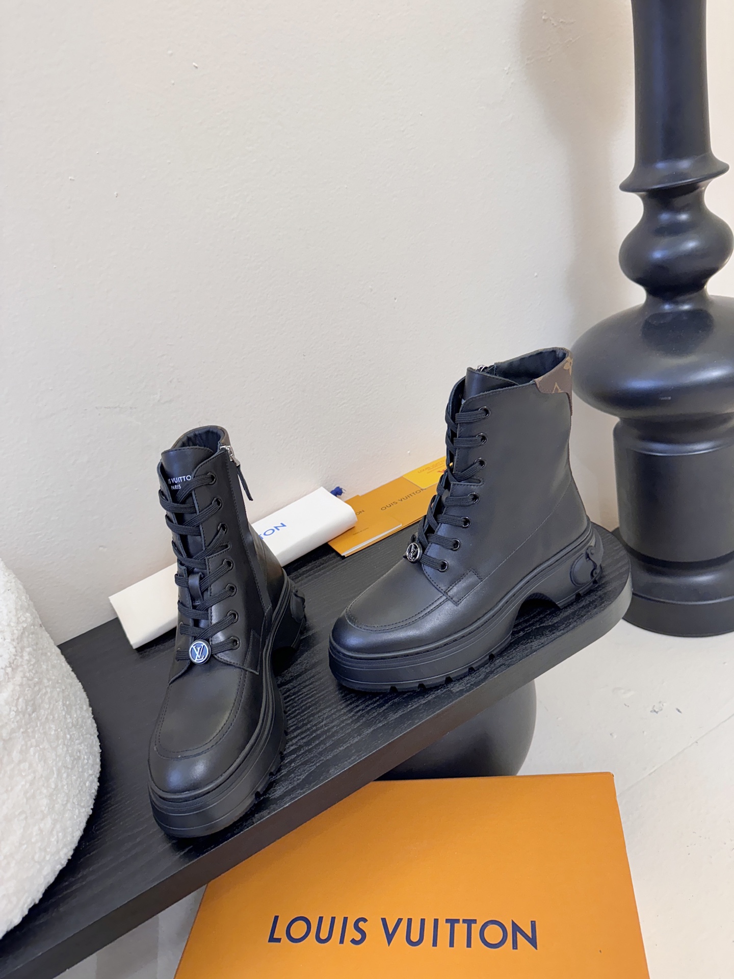 -25Fw秋冬新款Louis vuitton LV DISTRICT RANGER 及踝靴 系带厚底侧拉