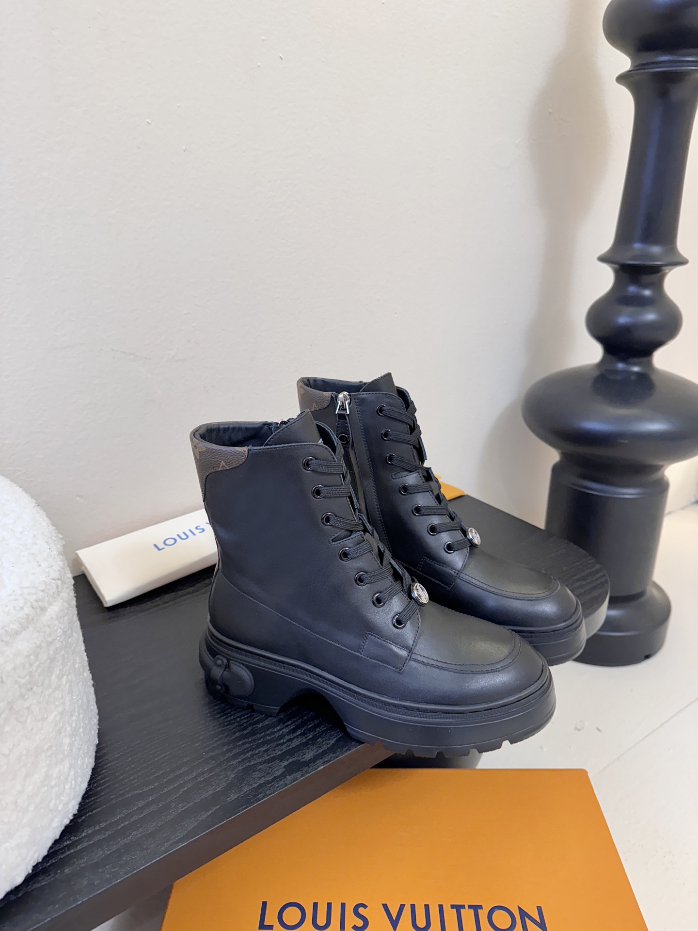 -25Fw秋冬新款Louis vuitton LV DISTRICT RANGER 及踝靴 系带厚底侧拉