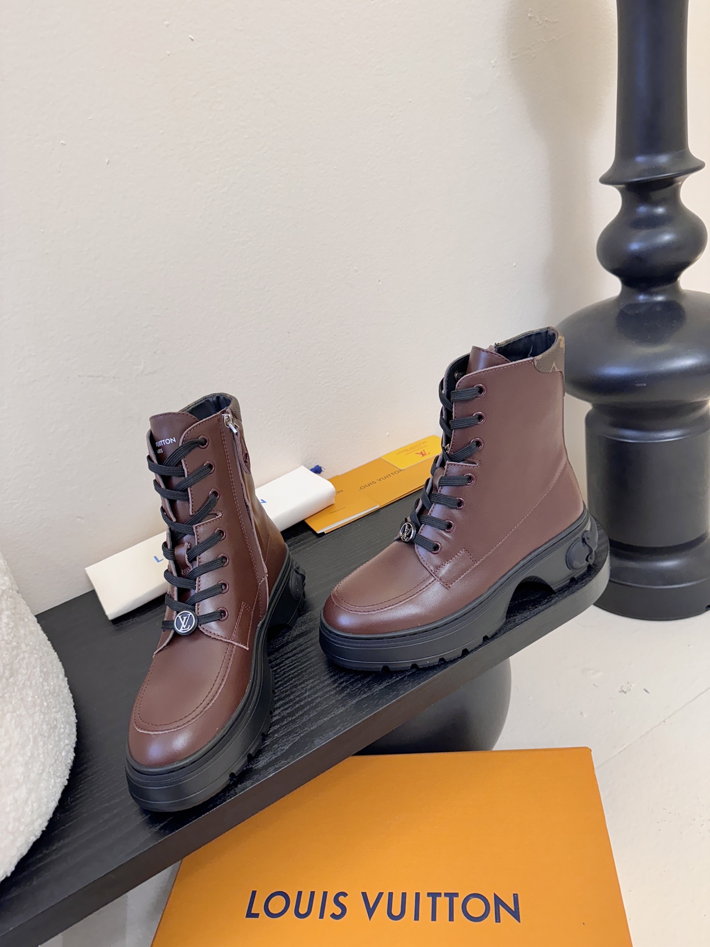 -25Fw秋冬新款Louis vuitton LV DISTRICT RANGER 及踝靴 系带厚底侧拉