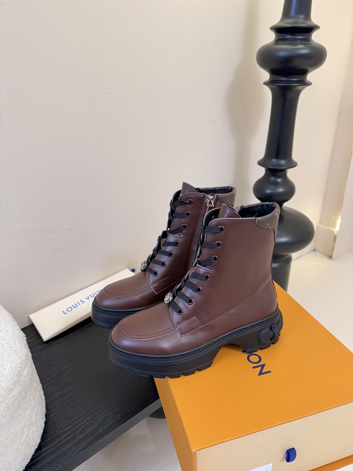 -25Fw秋冬新款Louis vuitton LV DISTRICT RANGER 及踝靴 系带厚底侧拉