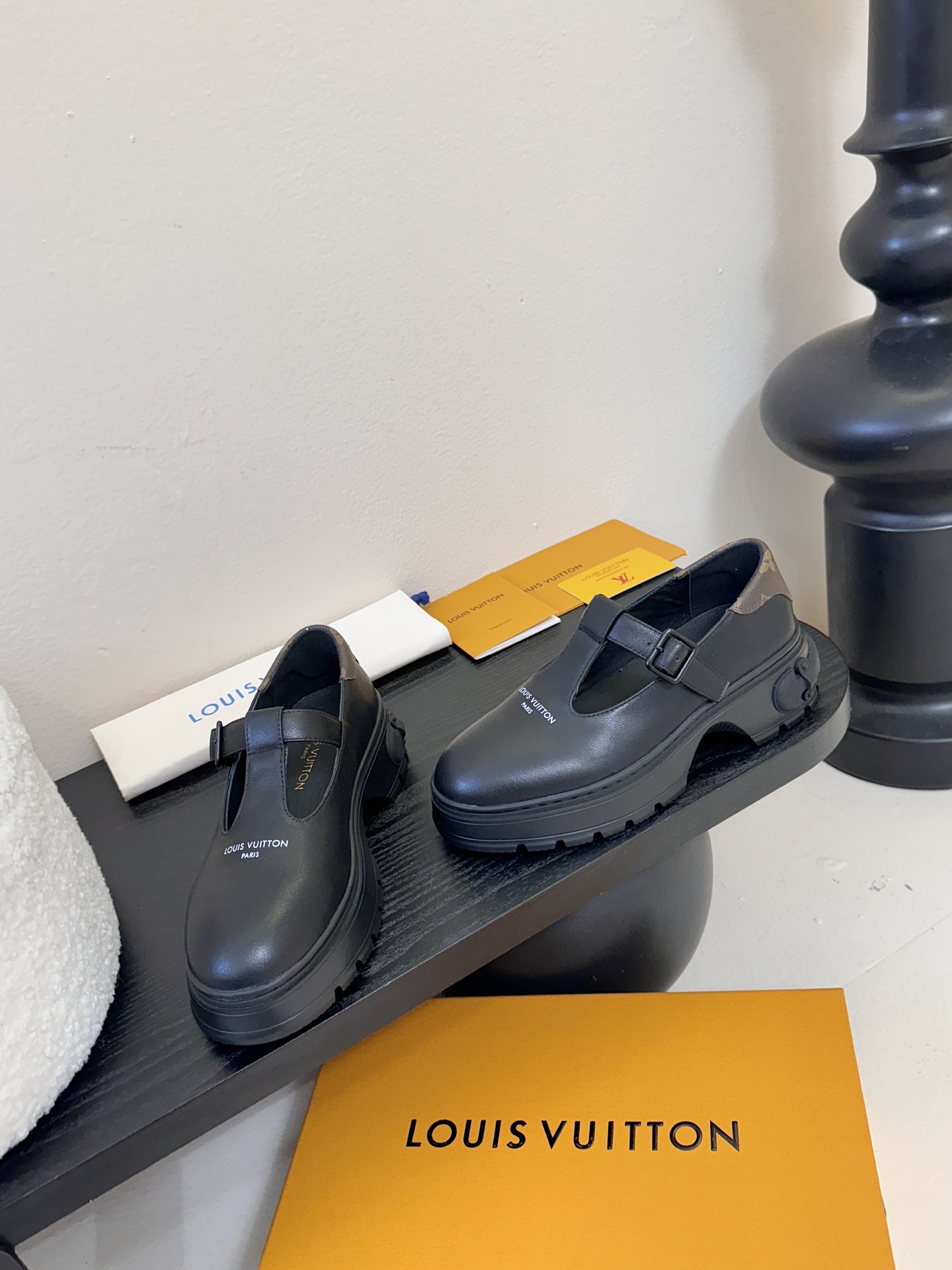 - 25Ss早秋新款Louis vuiteeon LV SQUAD 玛丽珍鞋T字带小皮鞋厚底乐福鞋本款 
