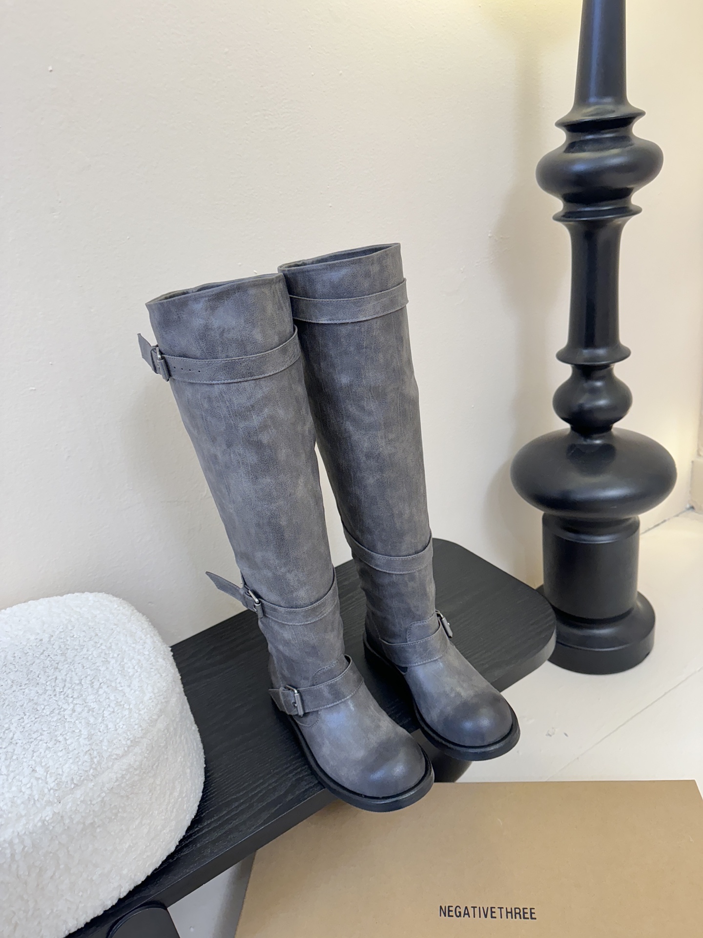 Negative Three骑士靴 氛围感的极致，真的帅到不讲理，原版定制粗犷的皮面和做旧质感，像是从电