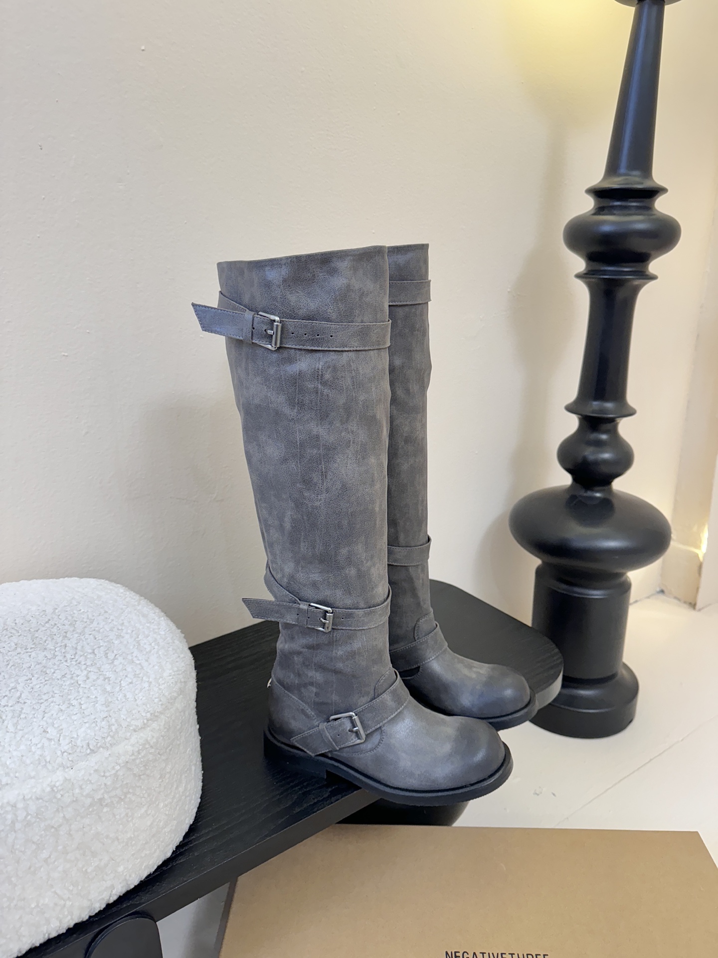 Negative Three骑士靴 氛围感的极致，真的帅到不讲理，原版定制粗犷的皮面和做旧质感，像是从电