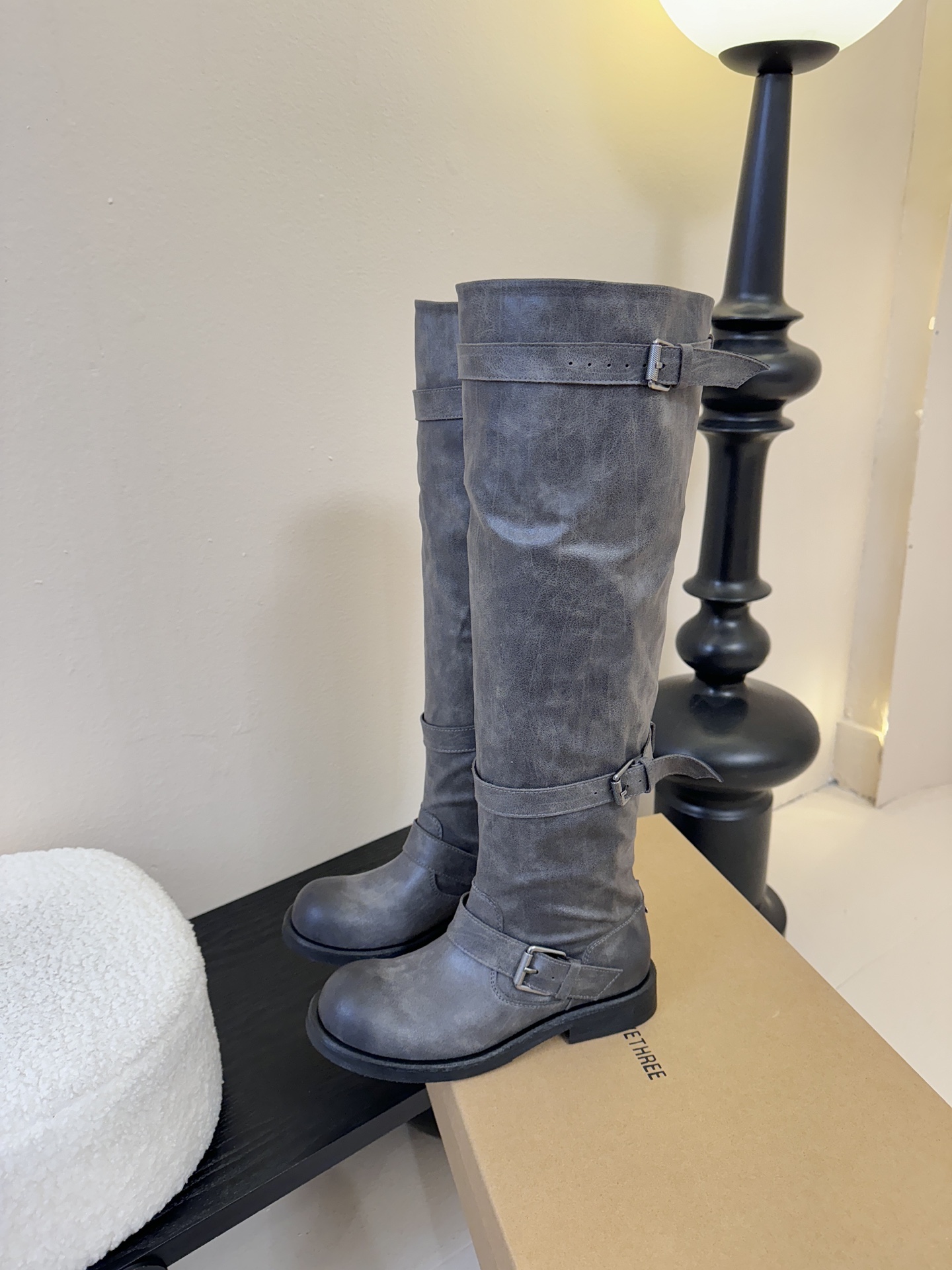 Negative Three骑士靴 氛围感的极致，真的帅到不讲理，原版定制粗犷的皮面和做旧质感，像是从电