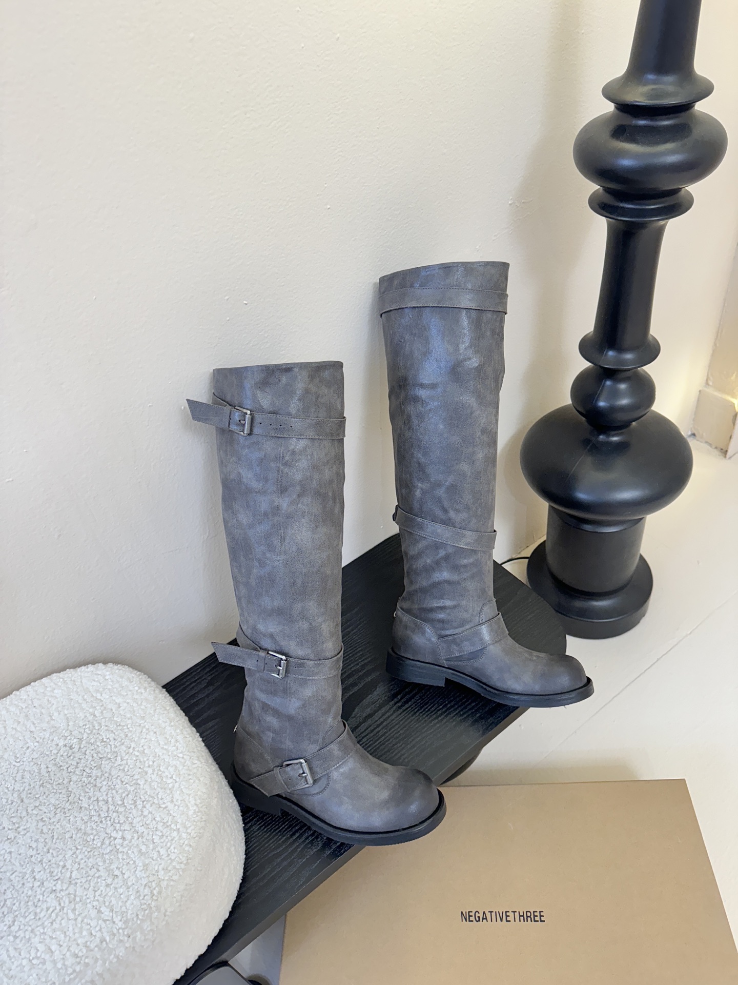 Negative Three骑士靴 氛围感的极致，真的帅到不讲理，原版定制粗犷的皮面和做旧质感，像是从电