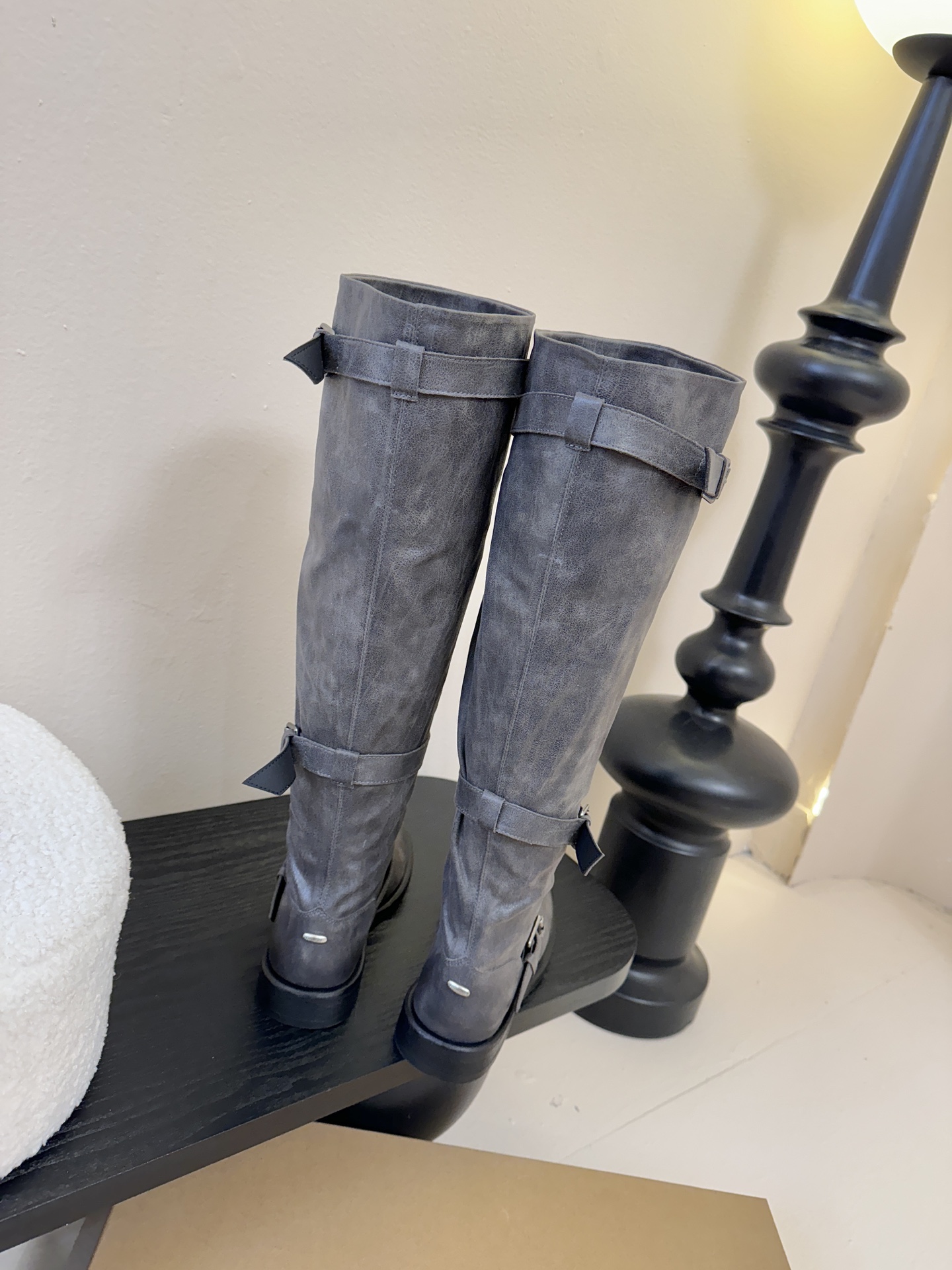 Negative Three骑士靴 氛围感的极致，真的帅到不讲理，原版定制粗犷的皮面和做旧质感，像是从电