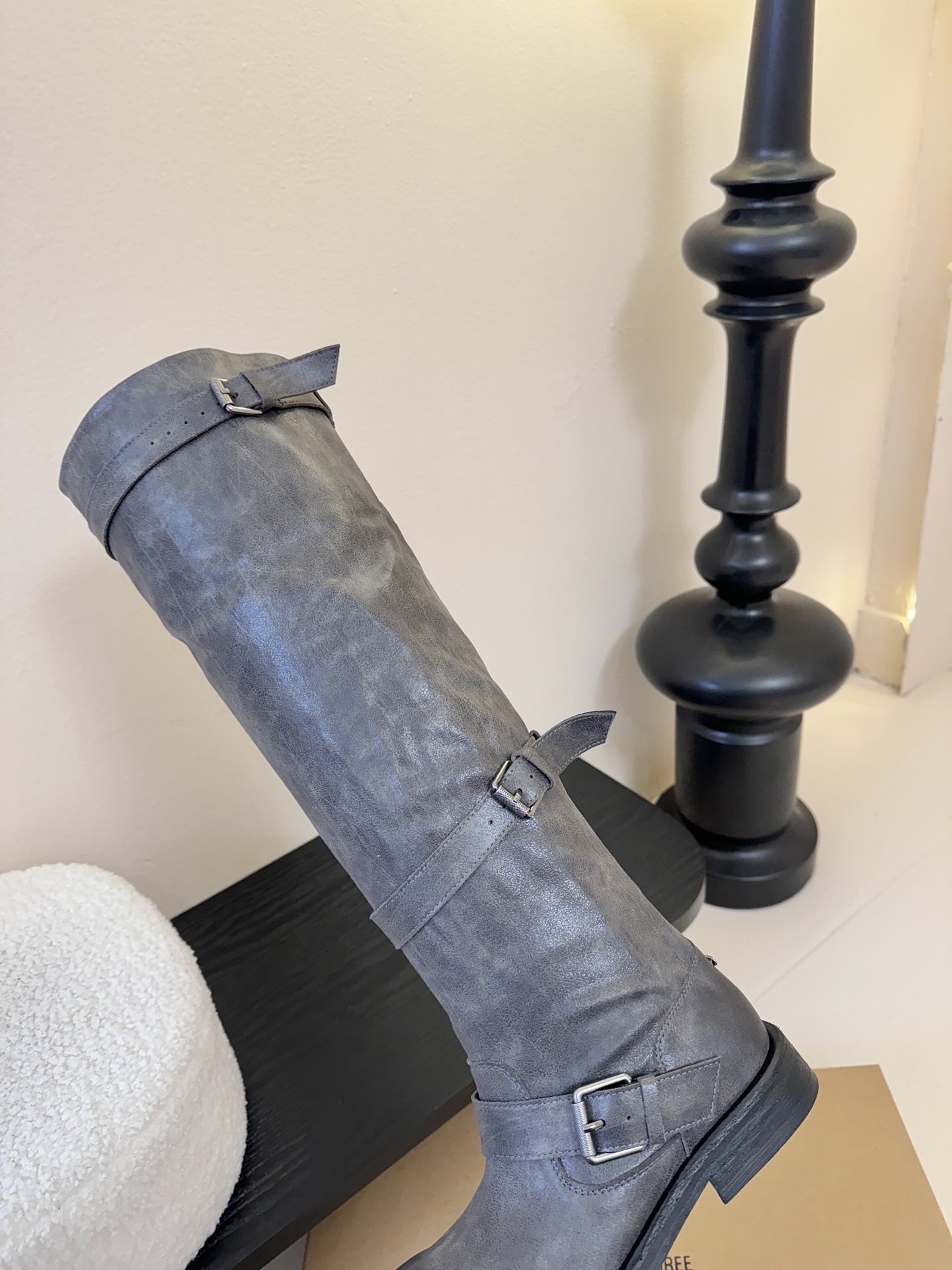 Negative Three骑士靴 氛围感的极致，真的帅到不讲理，原版定制粗犷的皮面和做旧质感，像是从电