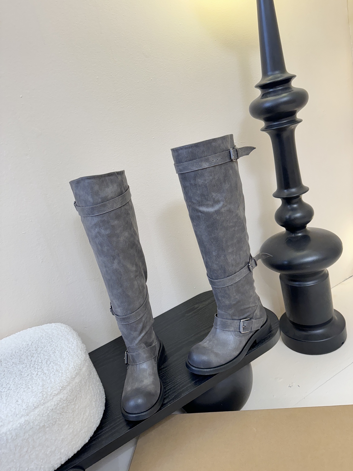 Negative Three骑士靴 氛围感的极致，真的帅到不讲理，原版定制粗犷的皮面和做旧质感，像是从电