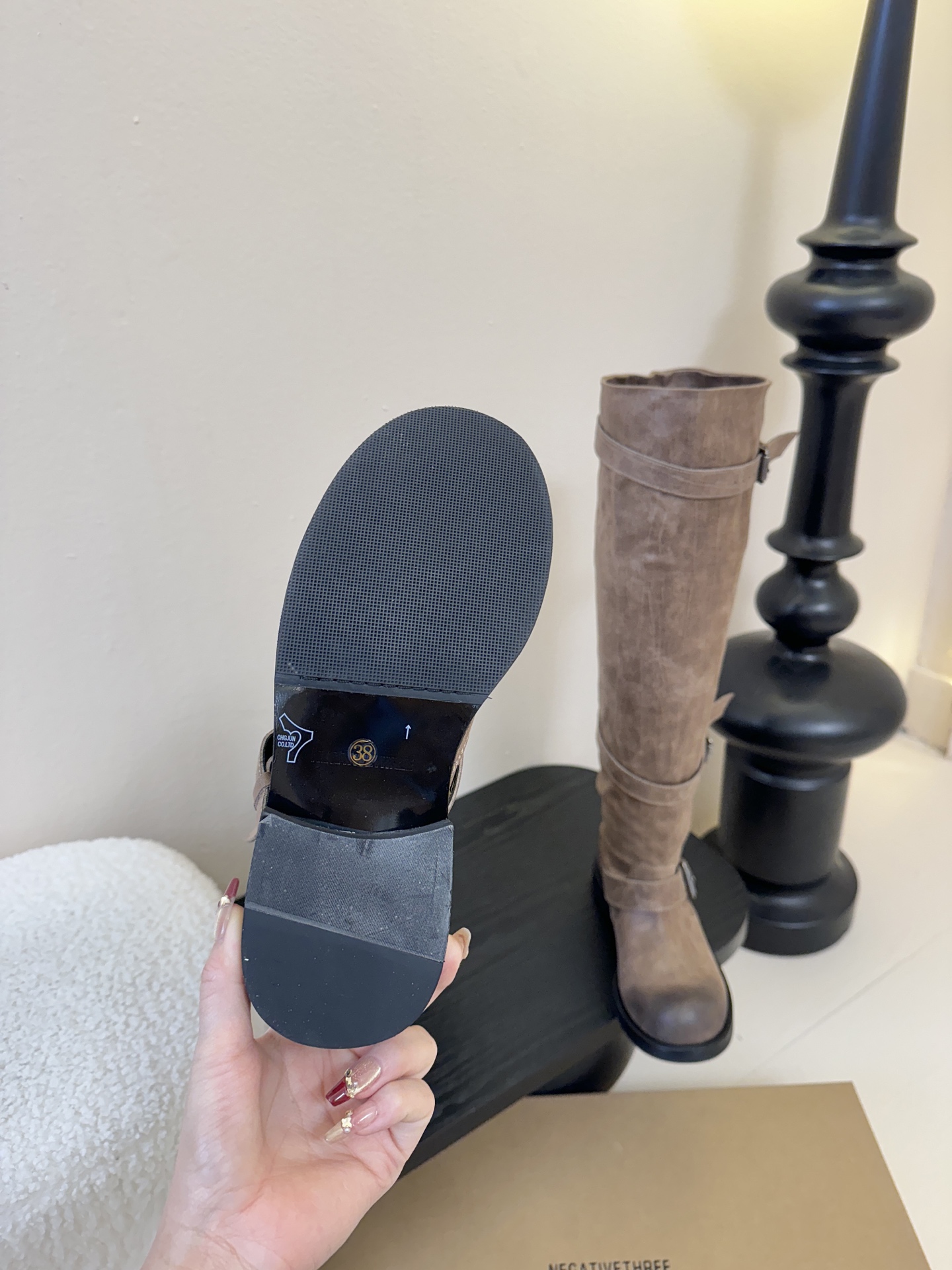 Negative Three骑士靴 氛围感的极致，真的帅到不讲理，原版定制粗犷的皮面和做旧质感，像是从电