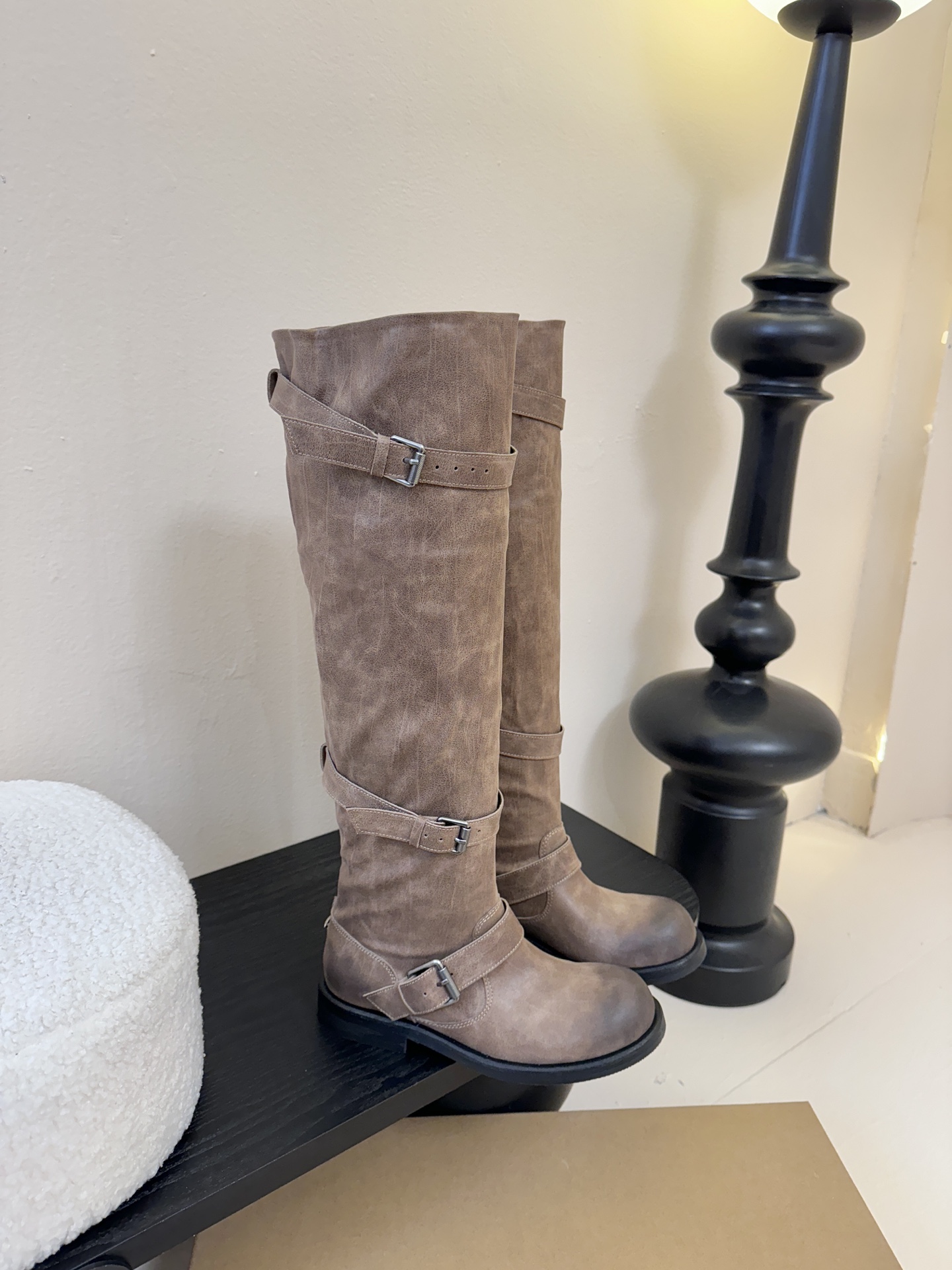 Negative Three骑士靴 氛围感的极致，真的帅到不讲理，原版定制粗犷的皮面和做旧质感，像是从电