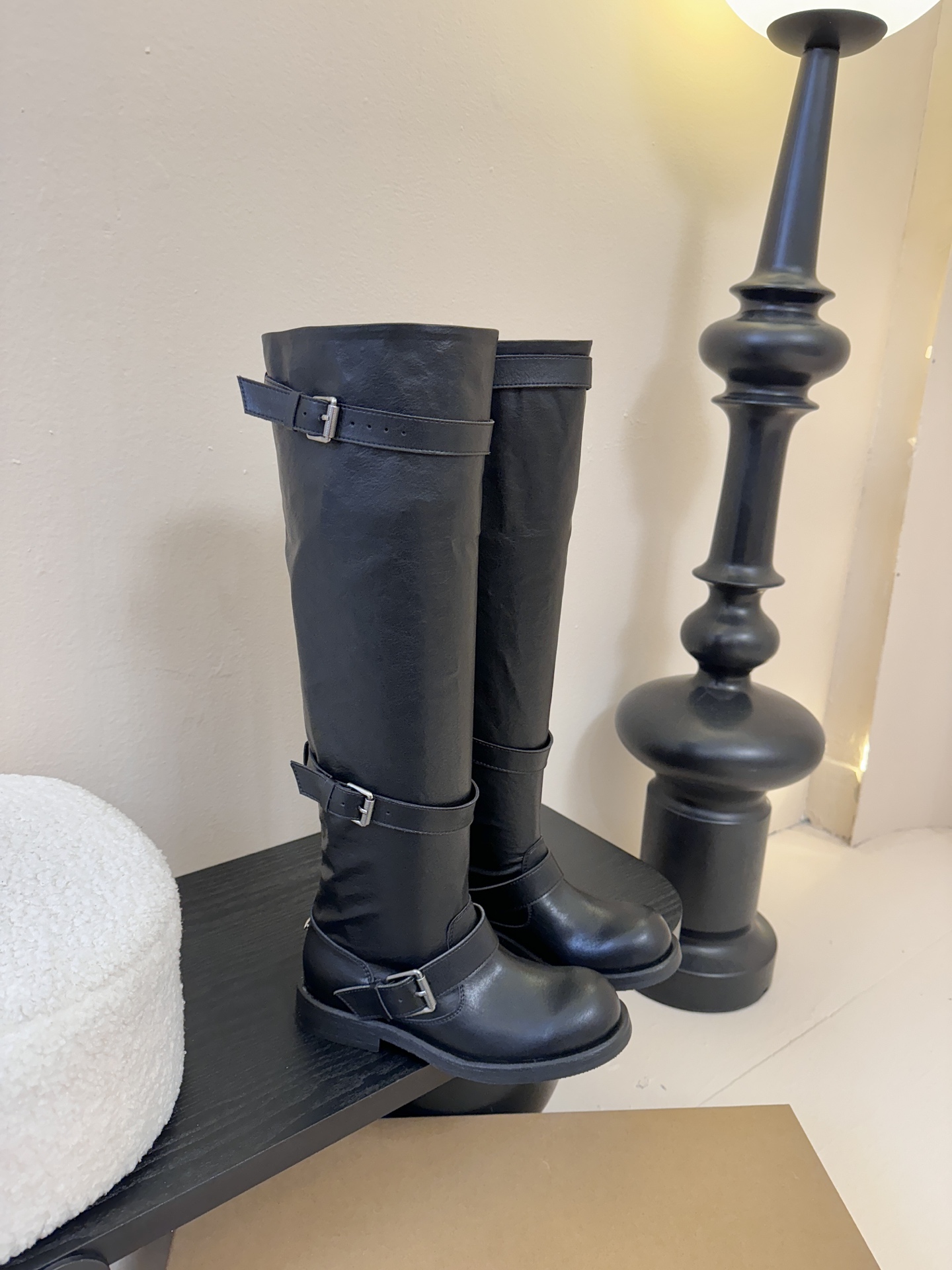 Negative Three骑士靴 氛围感的极致，真的帅到不讲理，原版定制粗犷的皮面和做旧质感，像是从电