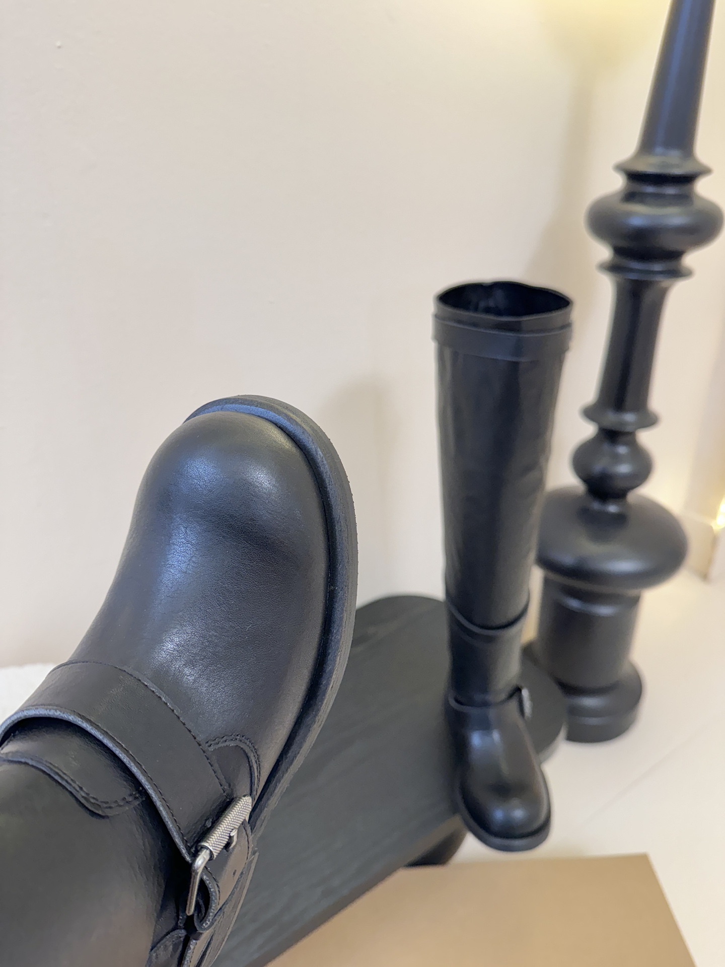 Negative Three骑士靴 氛围感的极致，真的帅到不讲理，原版定制粗犷的皮面和做旧质感，像是从电